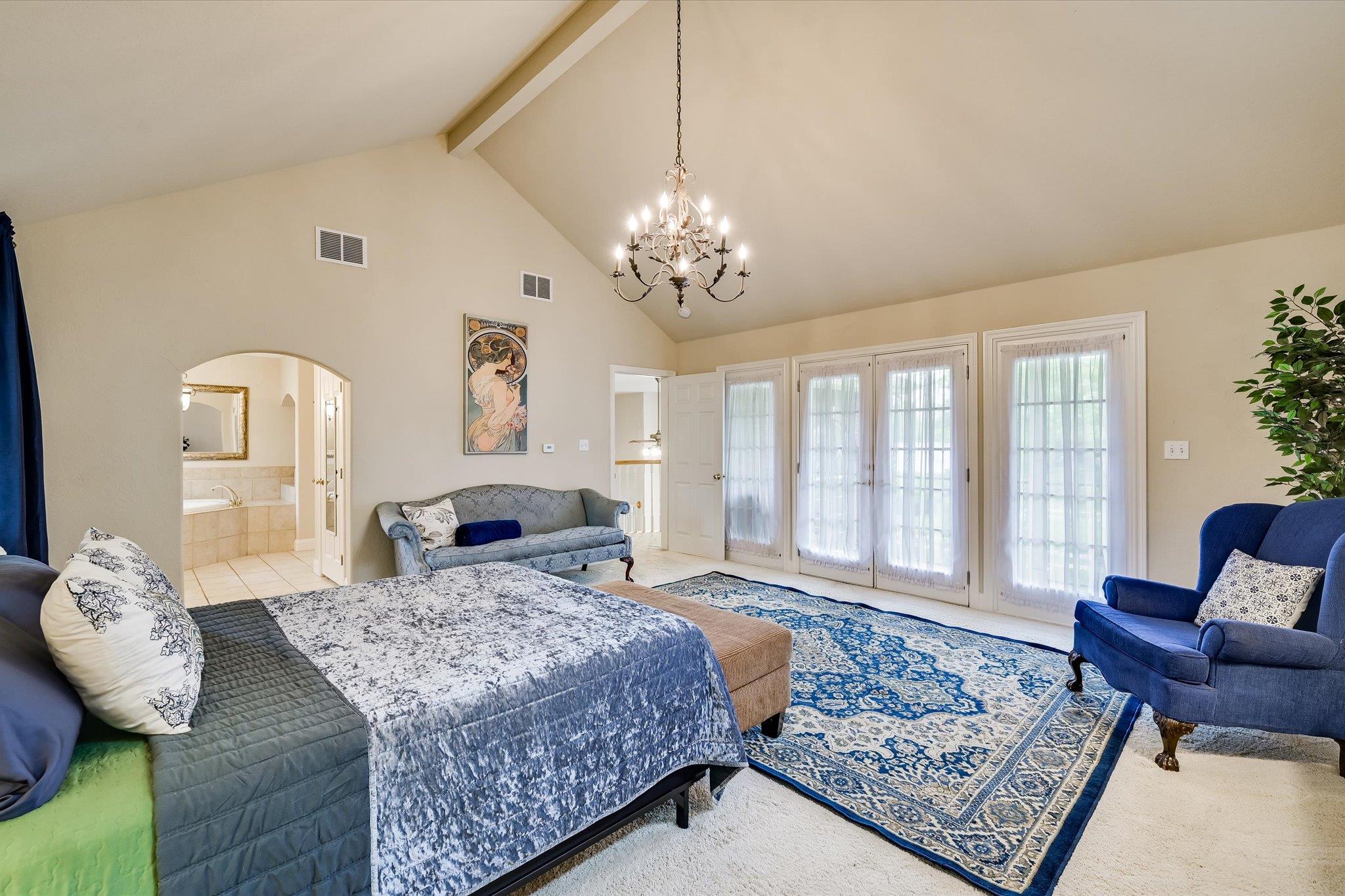 220 2 Mile Ln, Smithville, TX 78957