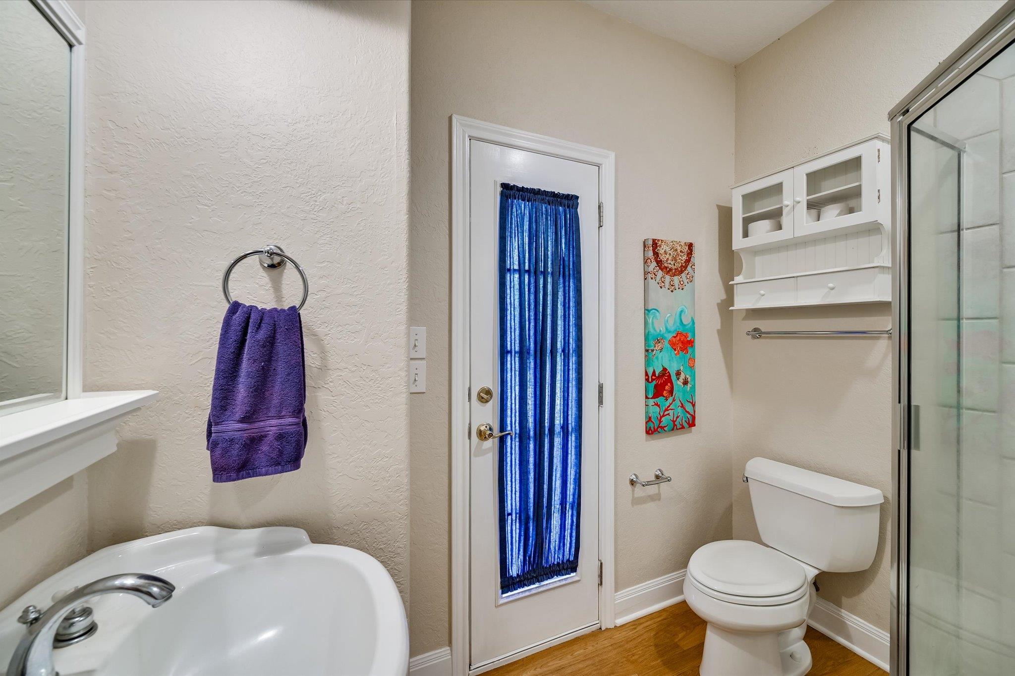 220 2 Mile Ln, Smithville, TX 78957