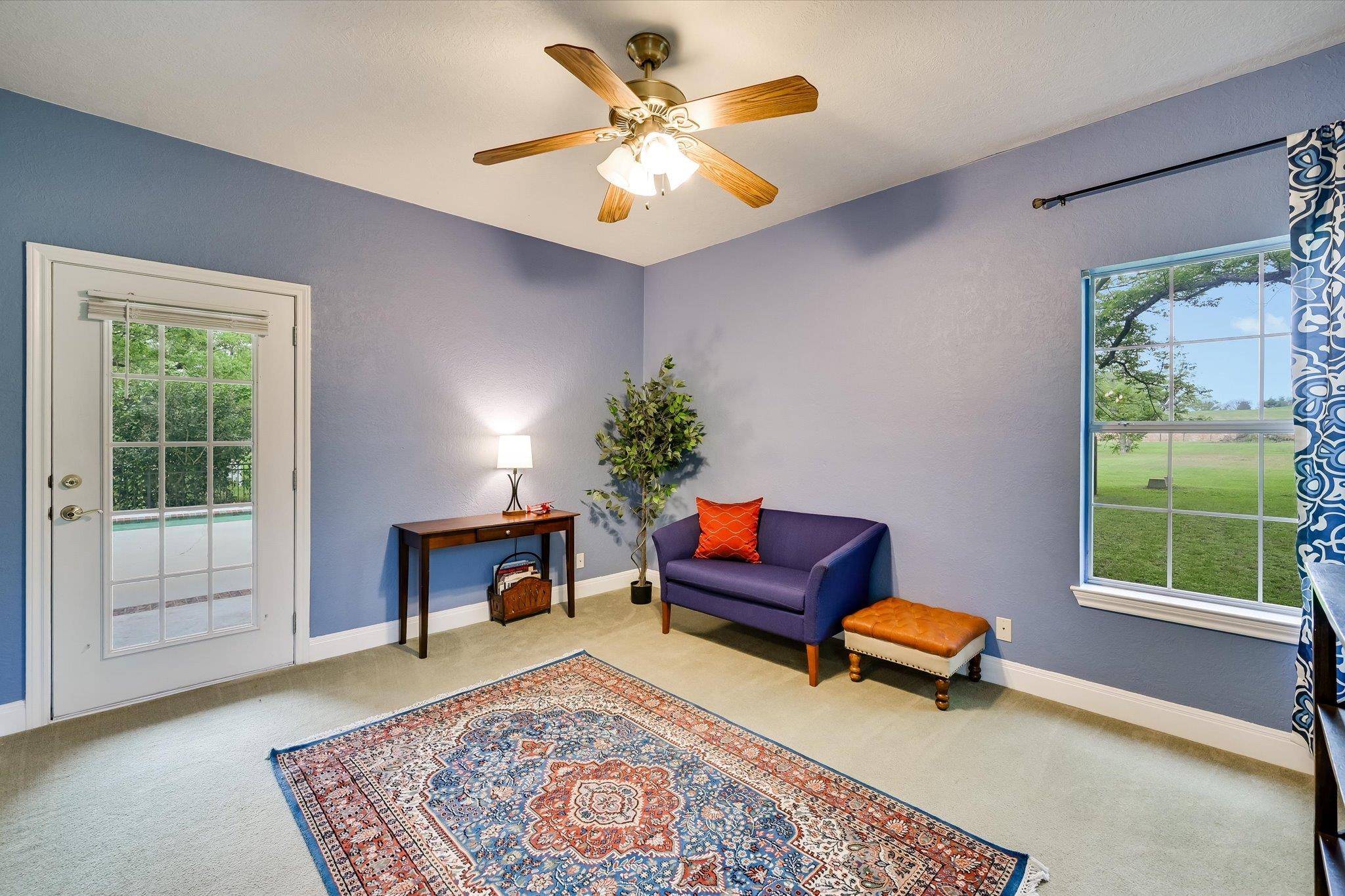 220 2 Mile Ln, Smithville, TX 78957