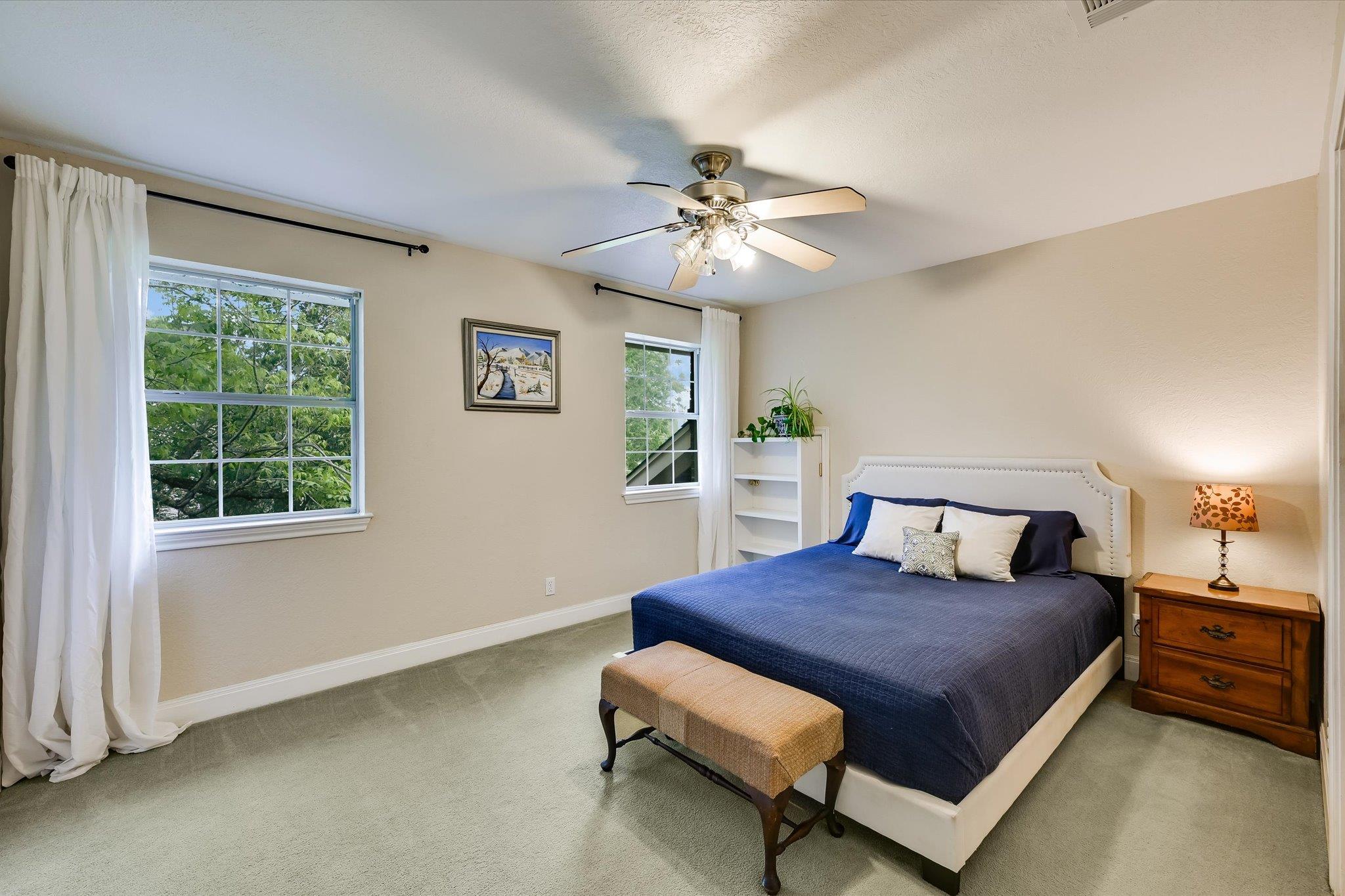 220 2 Mile Ln, Smithville, TX 78957