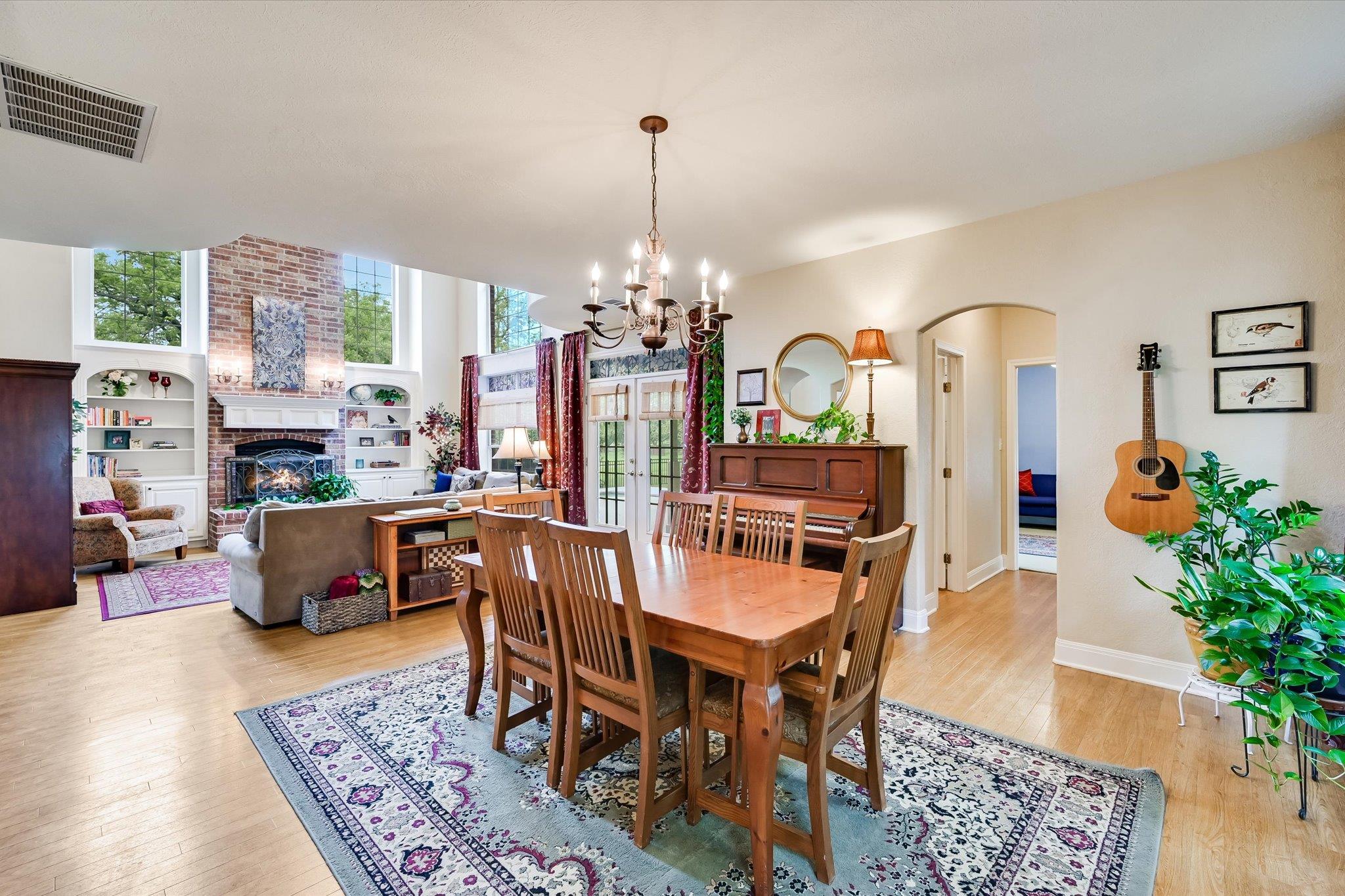 220 2 Mile Ln, Smithville, TX 78957