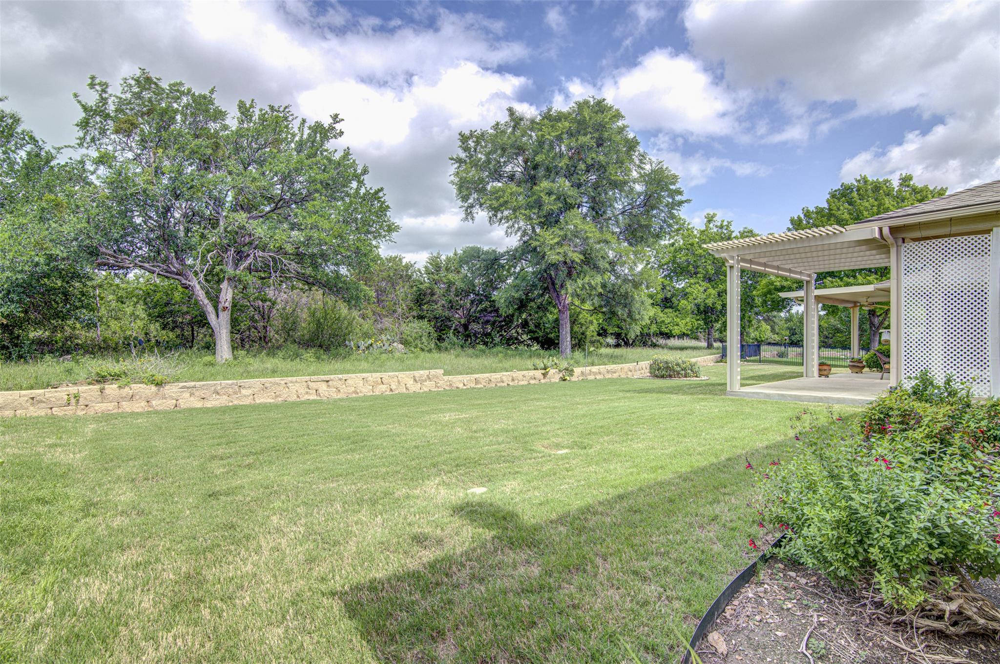 321 Cooper Lake Dr, Georgetown, TX 78633