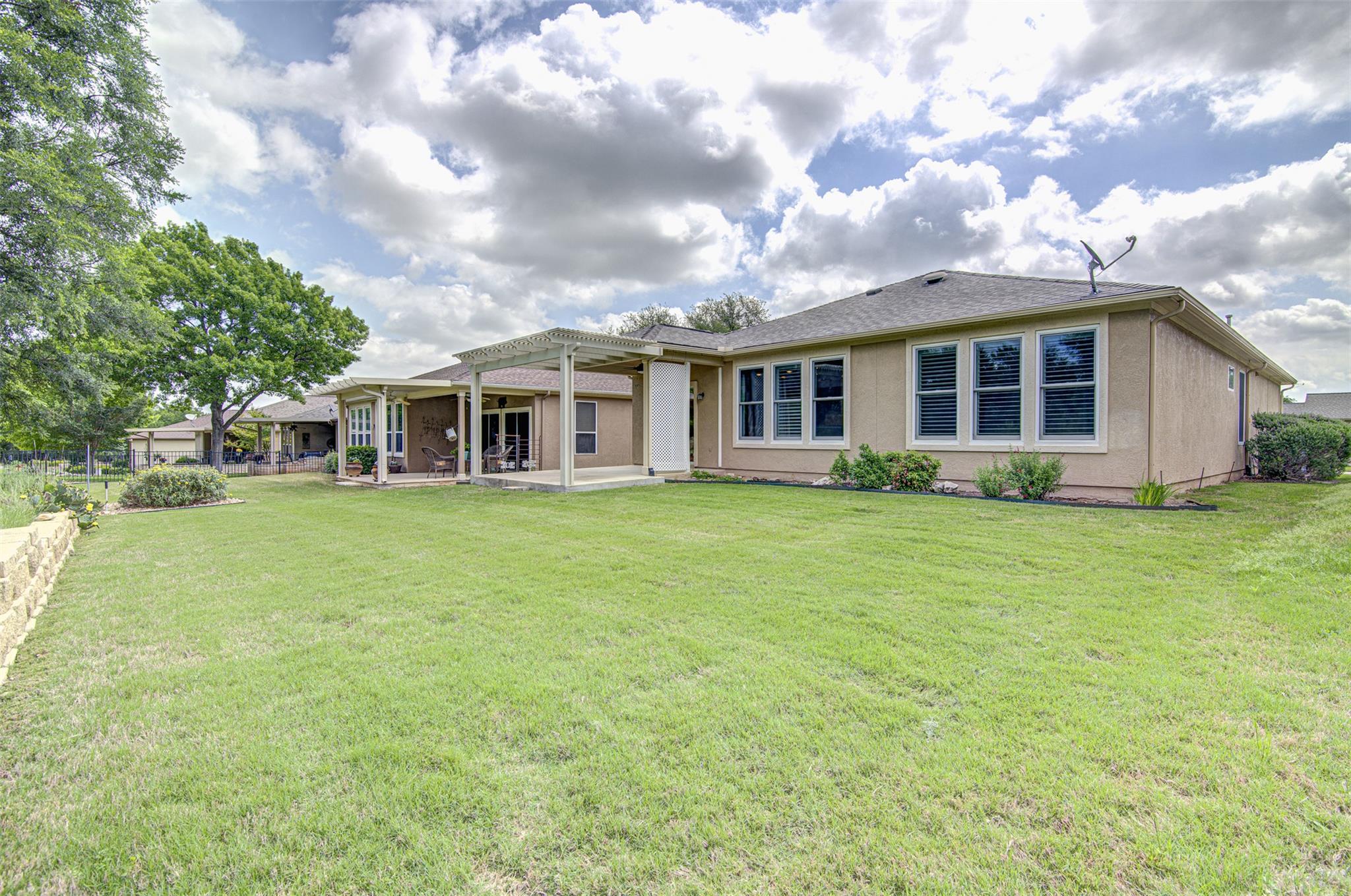 321 Cooper Lake Dr, Georgetown, TX 78633