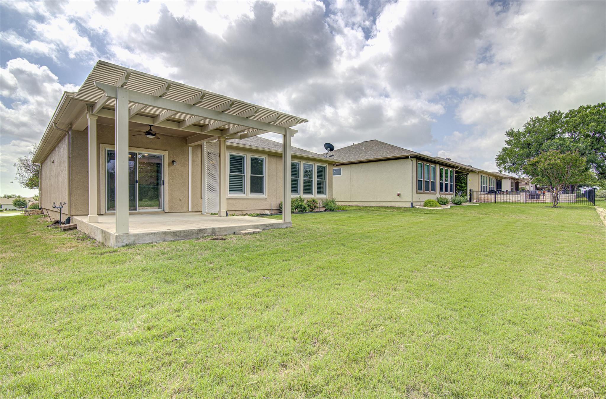 321 Cooper Lake Dr, Georgetown, TX 78633