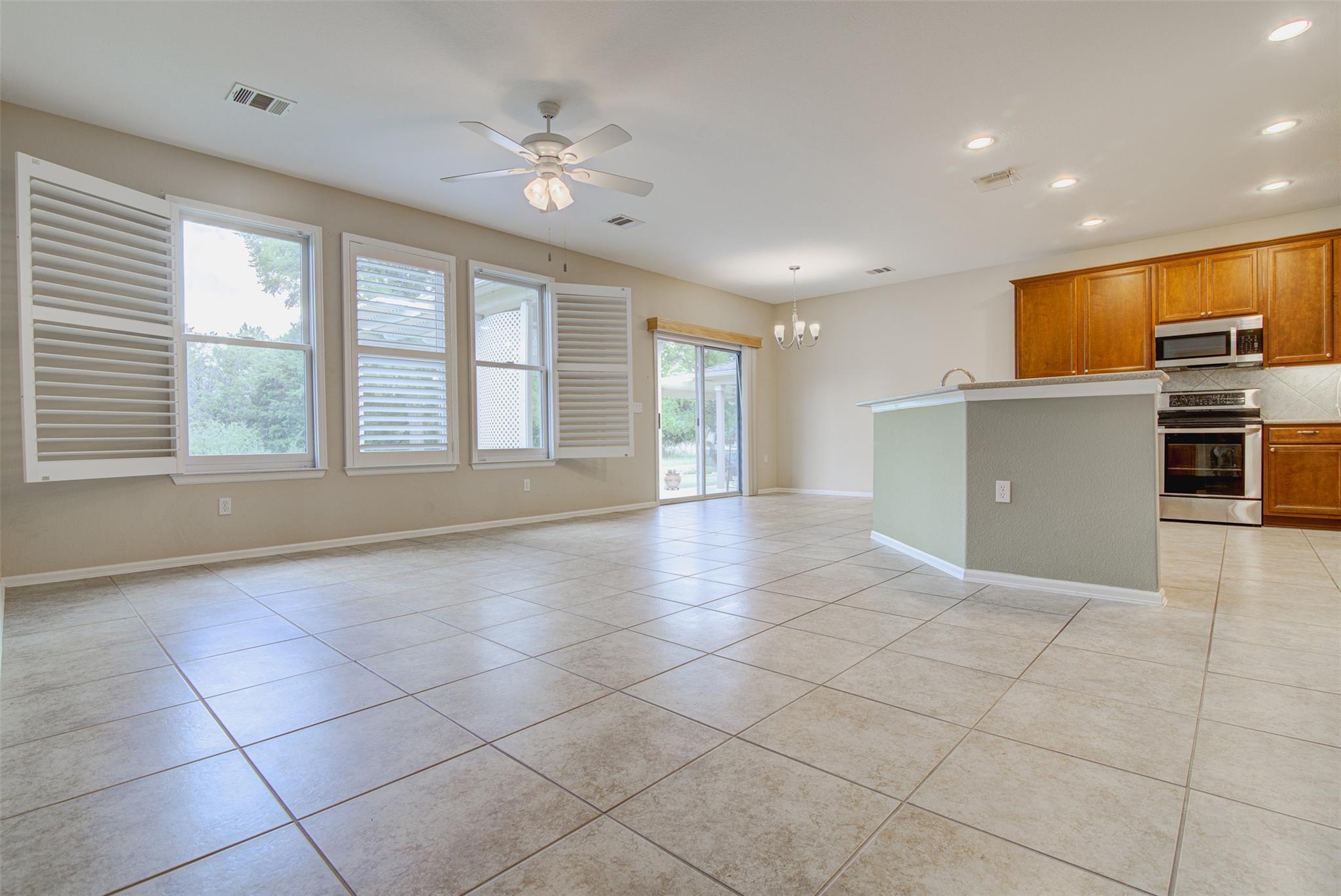 321 Cooper Lake Dr, Georgetown, TX 78633