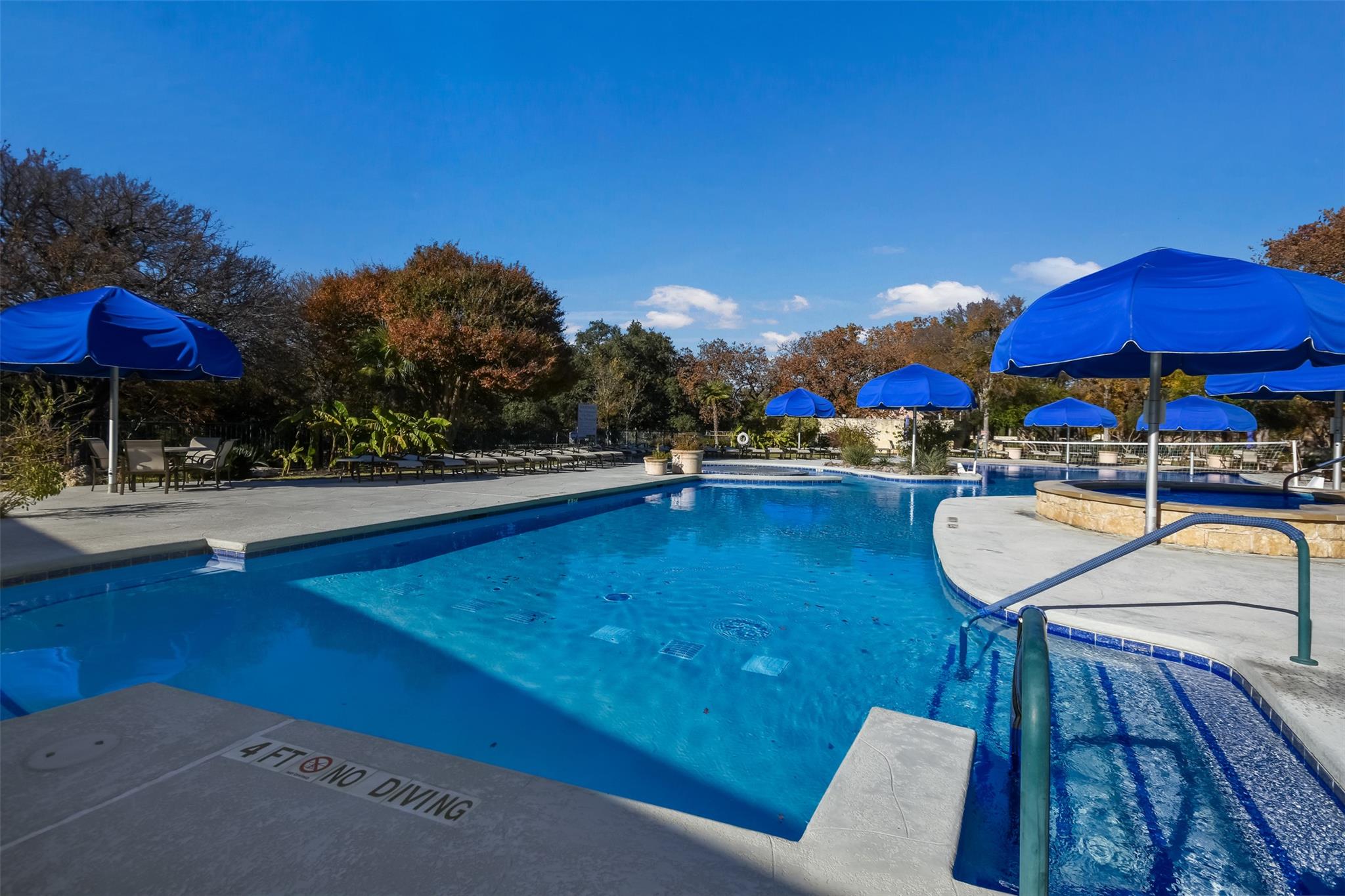 321 Cooper Lake Dr, Georgetown, TX 78633