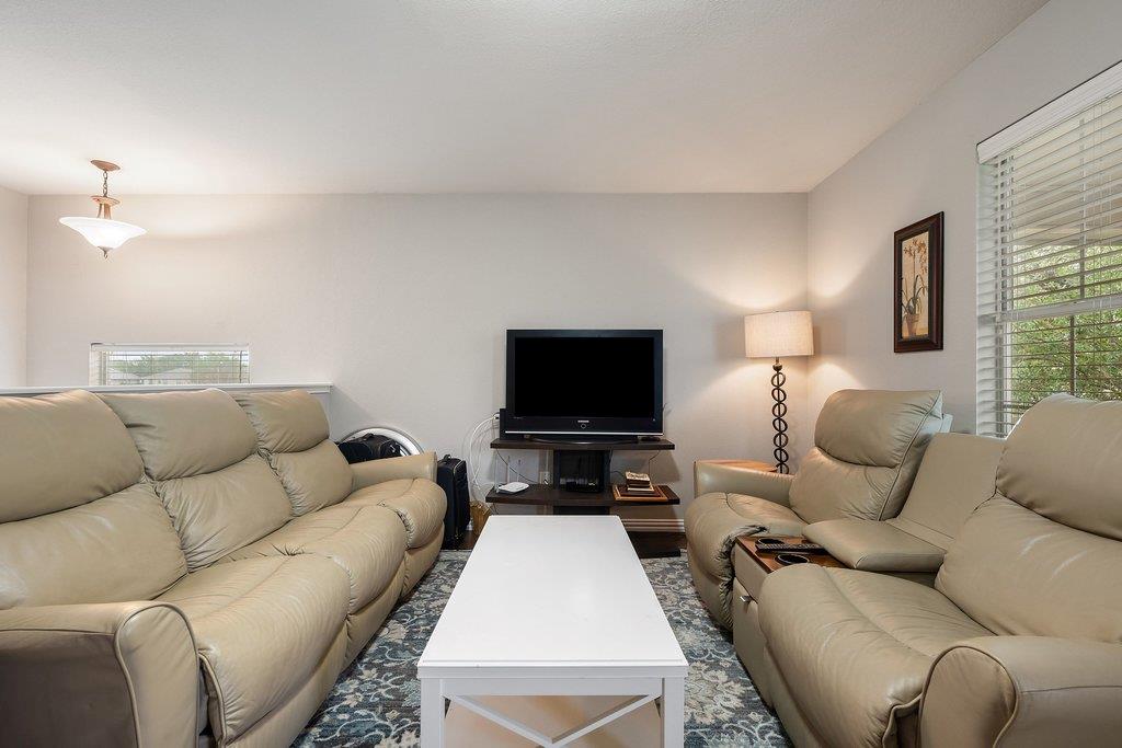 140 Wolfberry Path, Buda, TX 78610