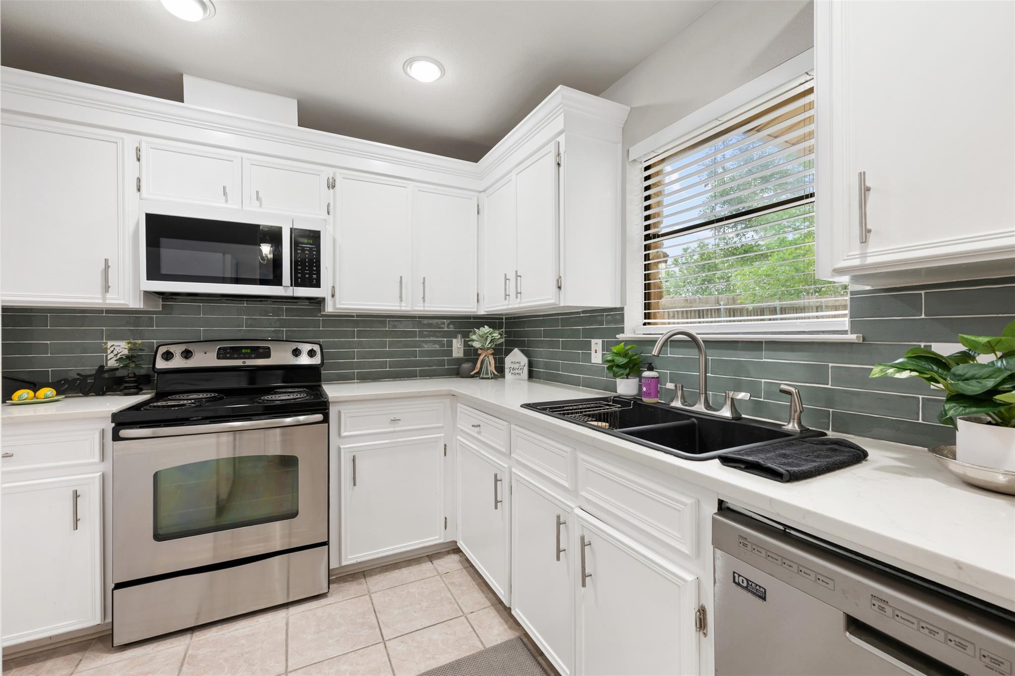 1301 Dove Haven Dr, Pflugerville, TX 78660