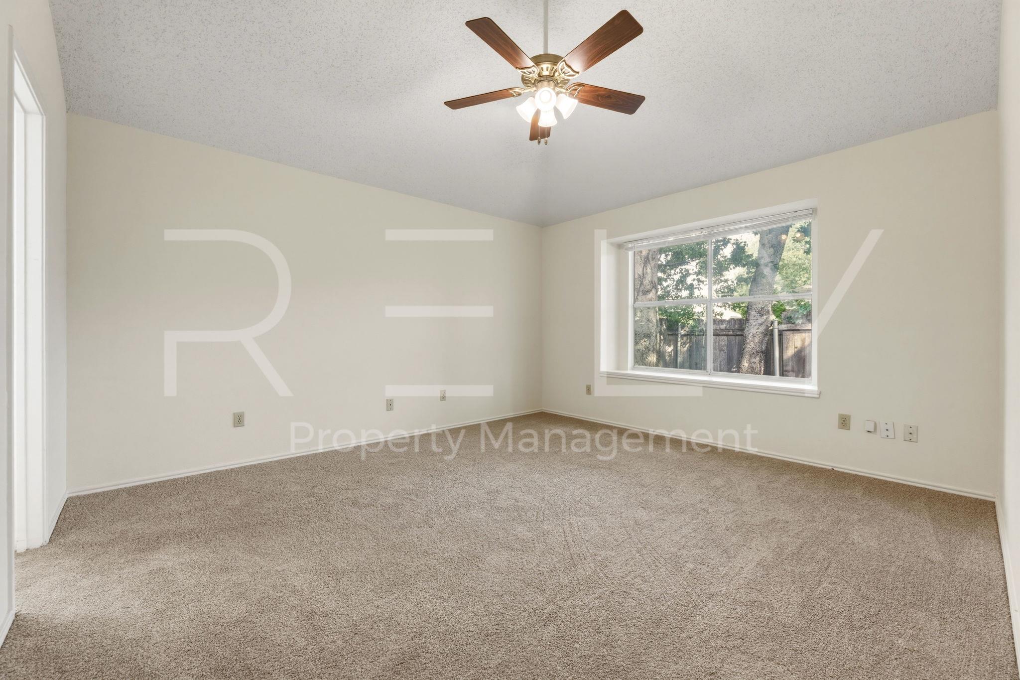 604 David Curry Dr, Round Rock, TX 78664