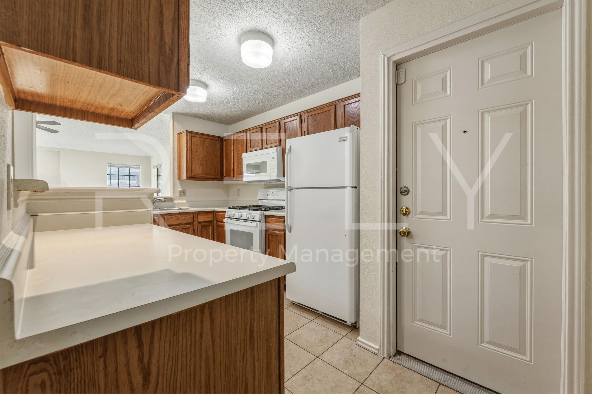 604 David Curry Dr, Round Rock, TX 78664