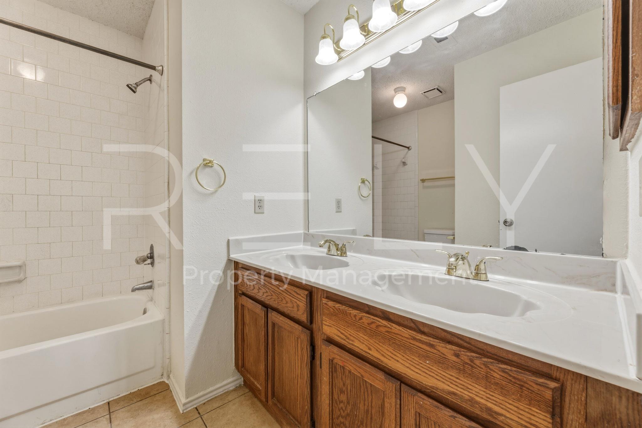 604 David Curry Dr, Round Rock, TX 78664