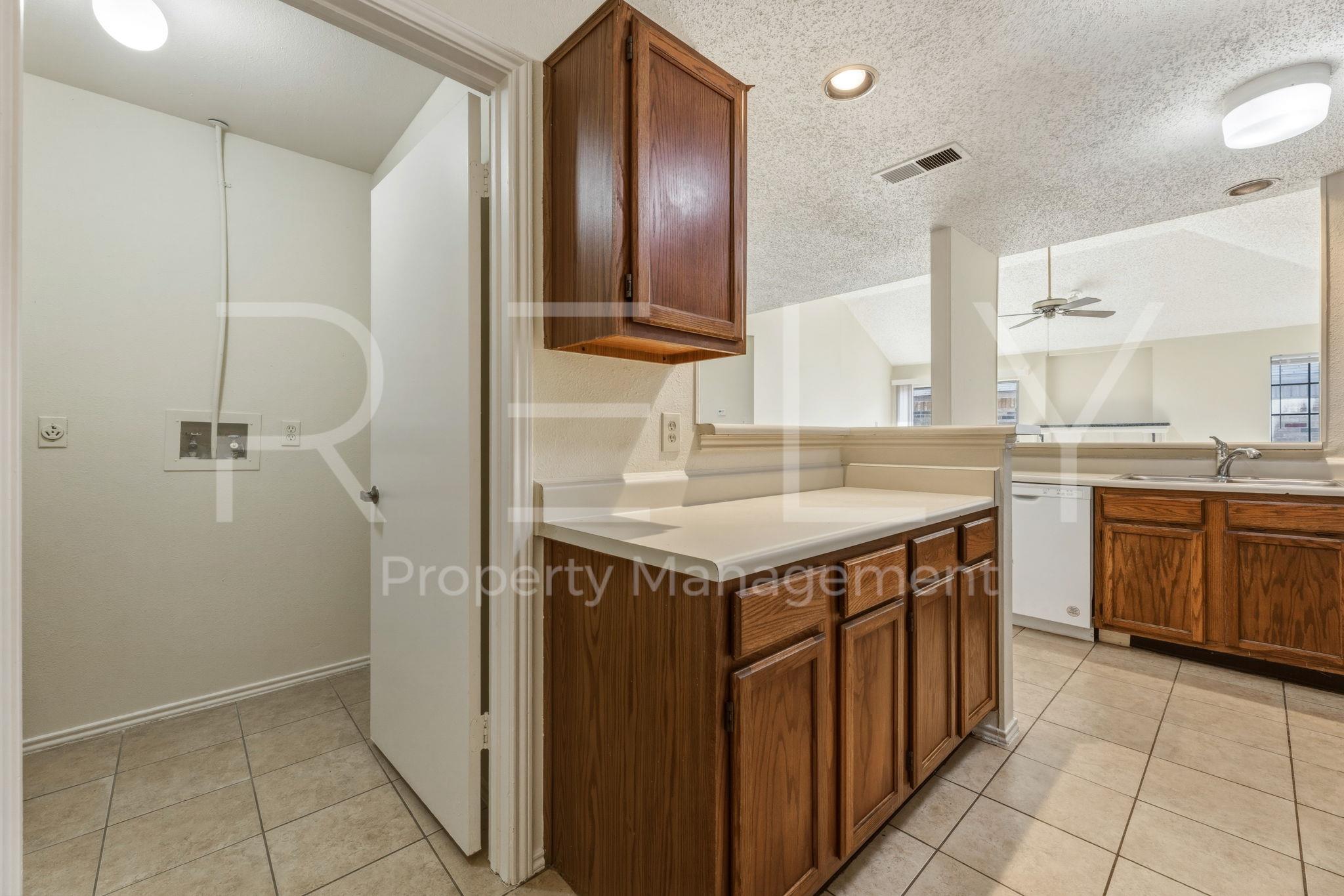 604 David Curry Dr, Round Rock, TX 78664