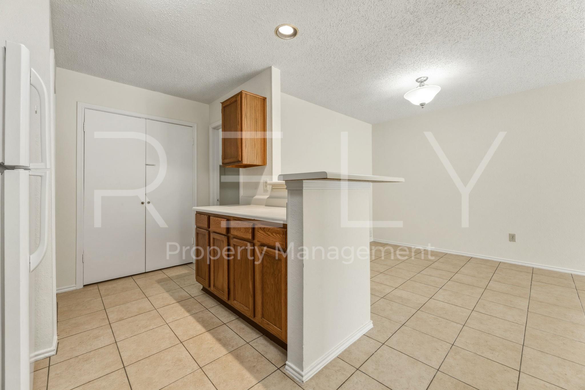 604 David Curry Dr, Round Rock, TX 78664