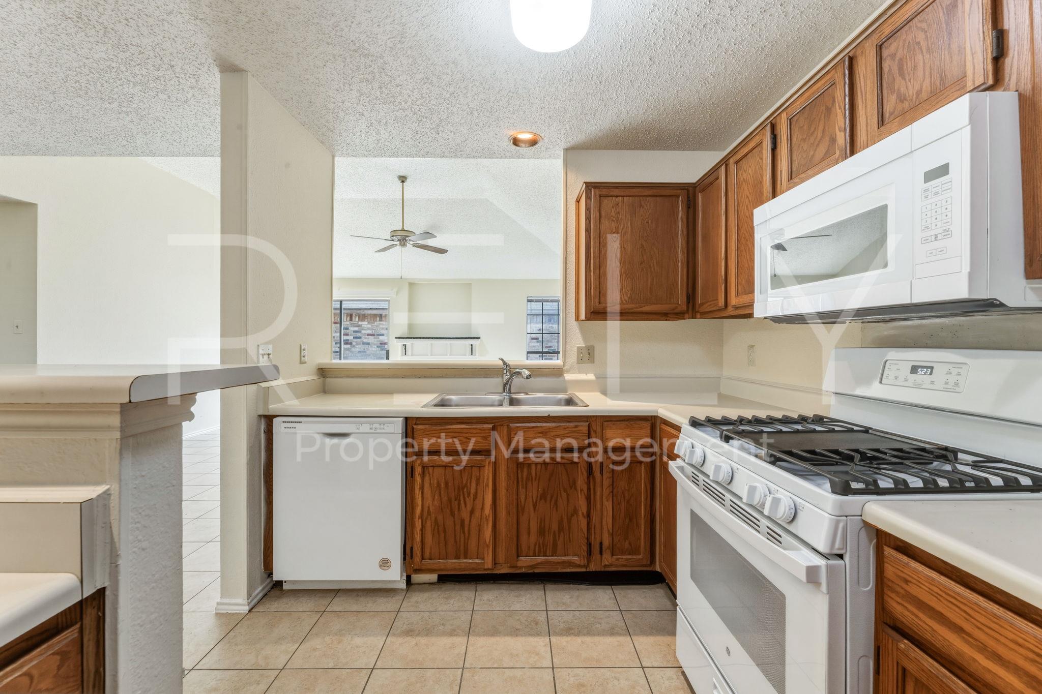 604 David Curry Dr, Round Rock, TX 78664