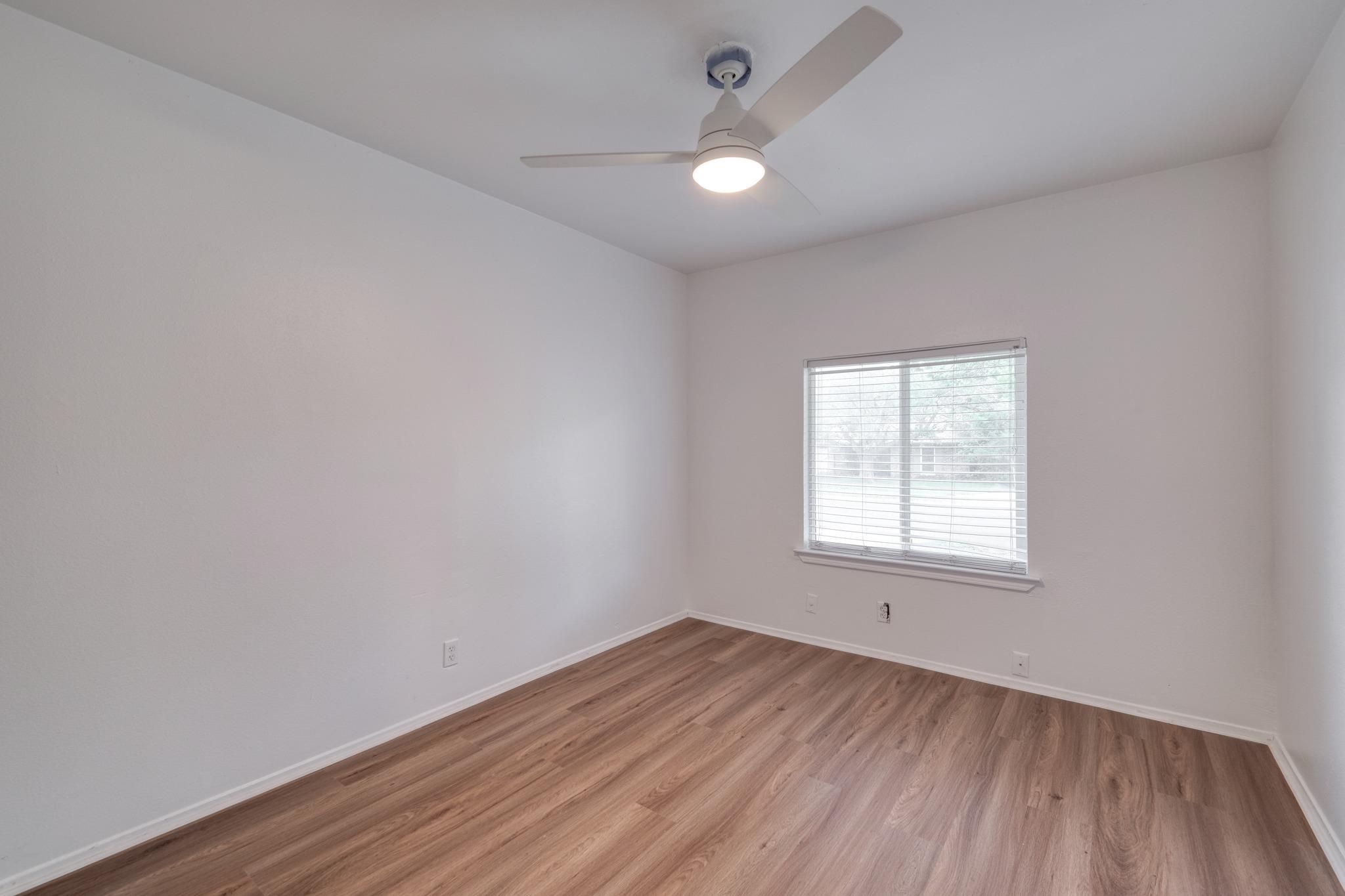 10214 Oak Hollow Dr, Austin, TX 78758