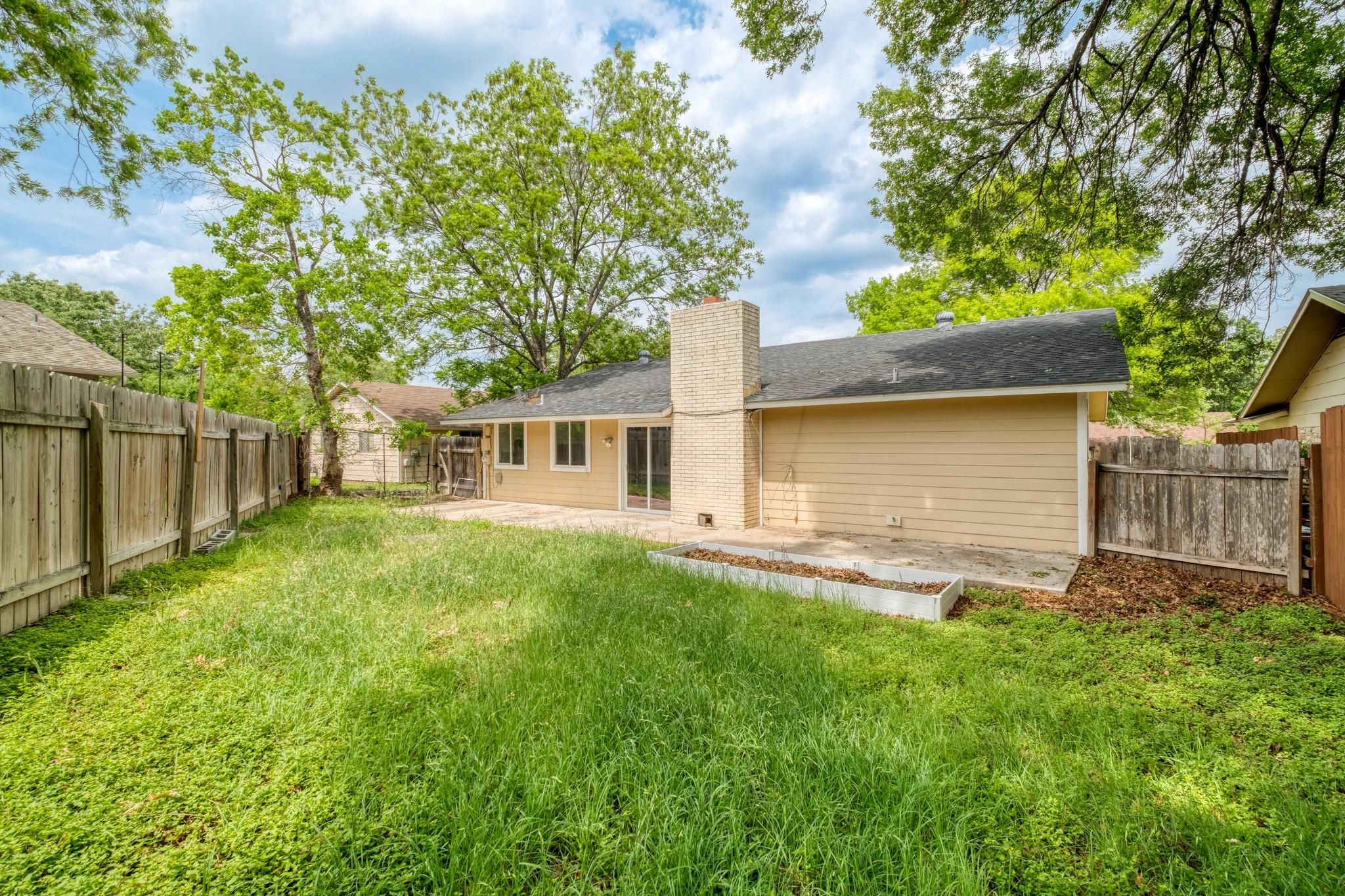 10214 Oak Hollow Dr, Austin, TX 78758