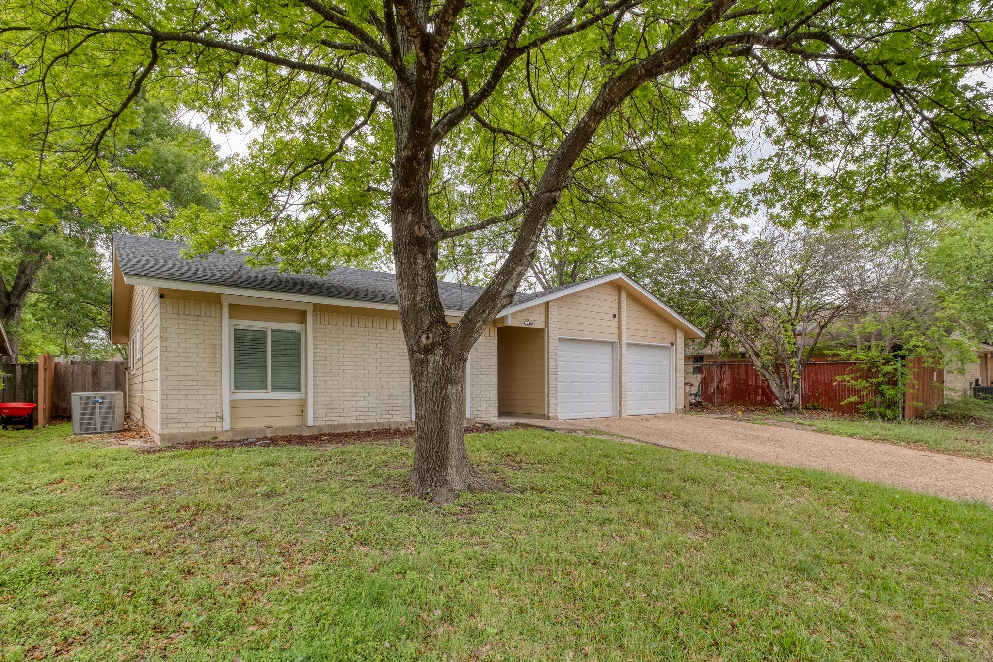 10214 Oak Hollow Dr, Austin, TX 78758