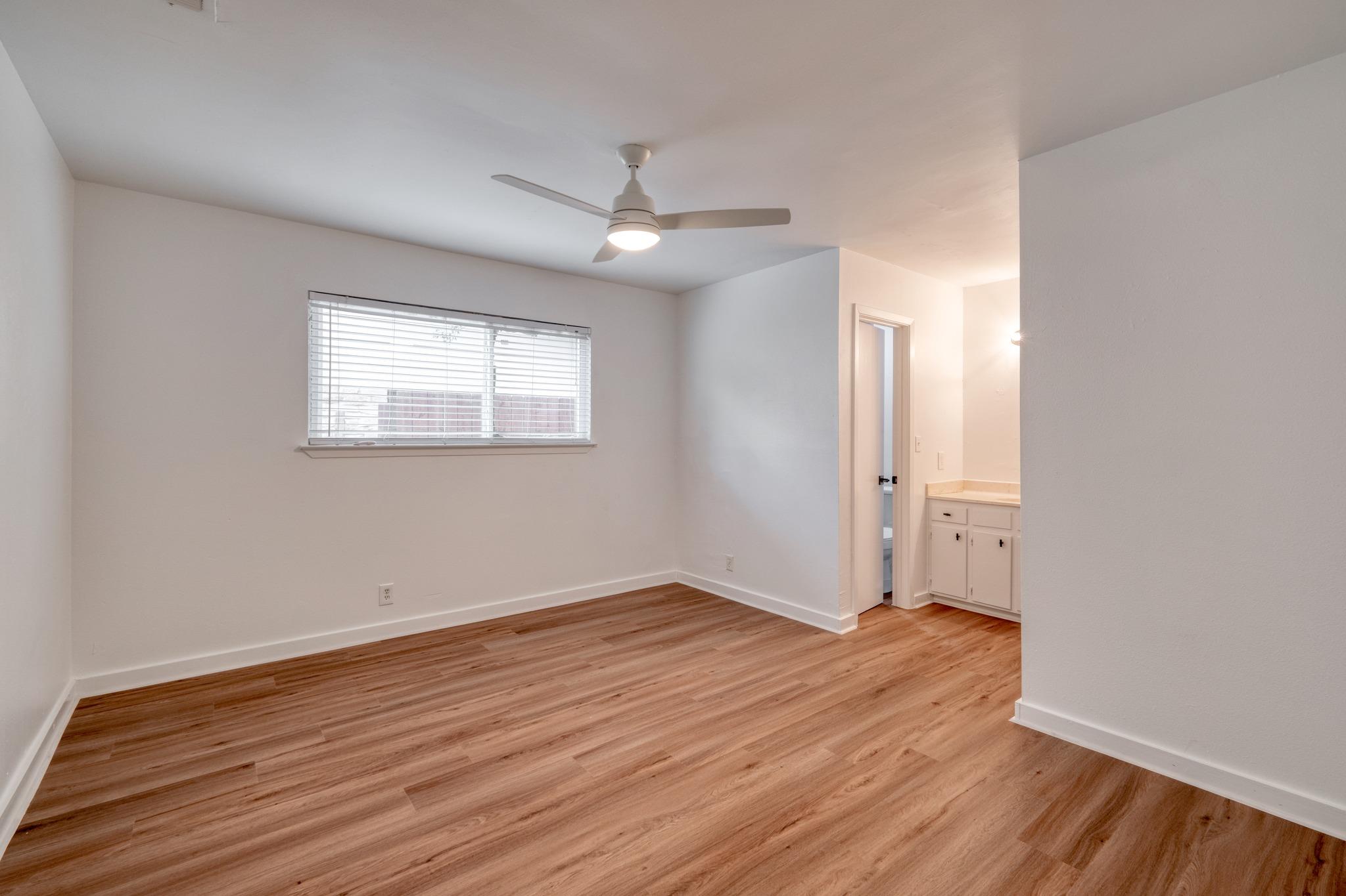 10214 Oak Hollow Dr, Austin, TX 78758