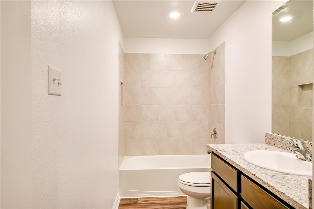 617 Riverdale Dr, Jarrell, TX 76537