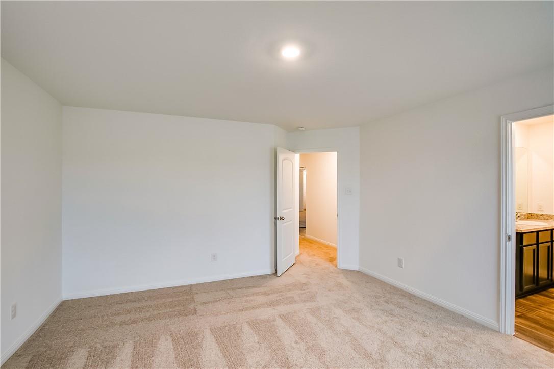 617 Riverdale Dr, Jarrell, TX 76537