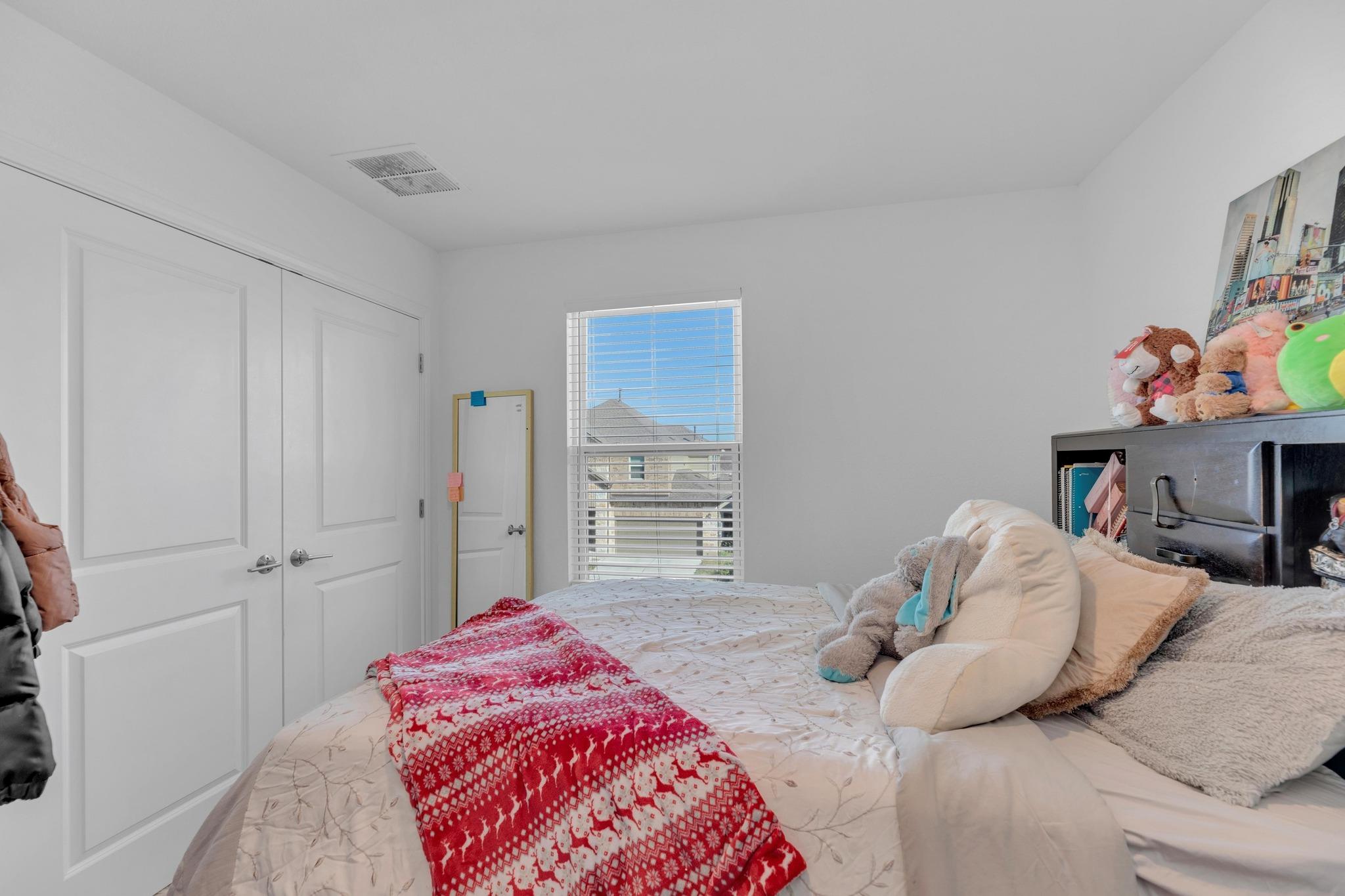 112 Gracie Way, Hutto, TX 78634