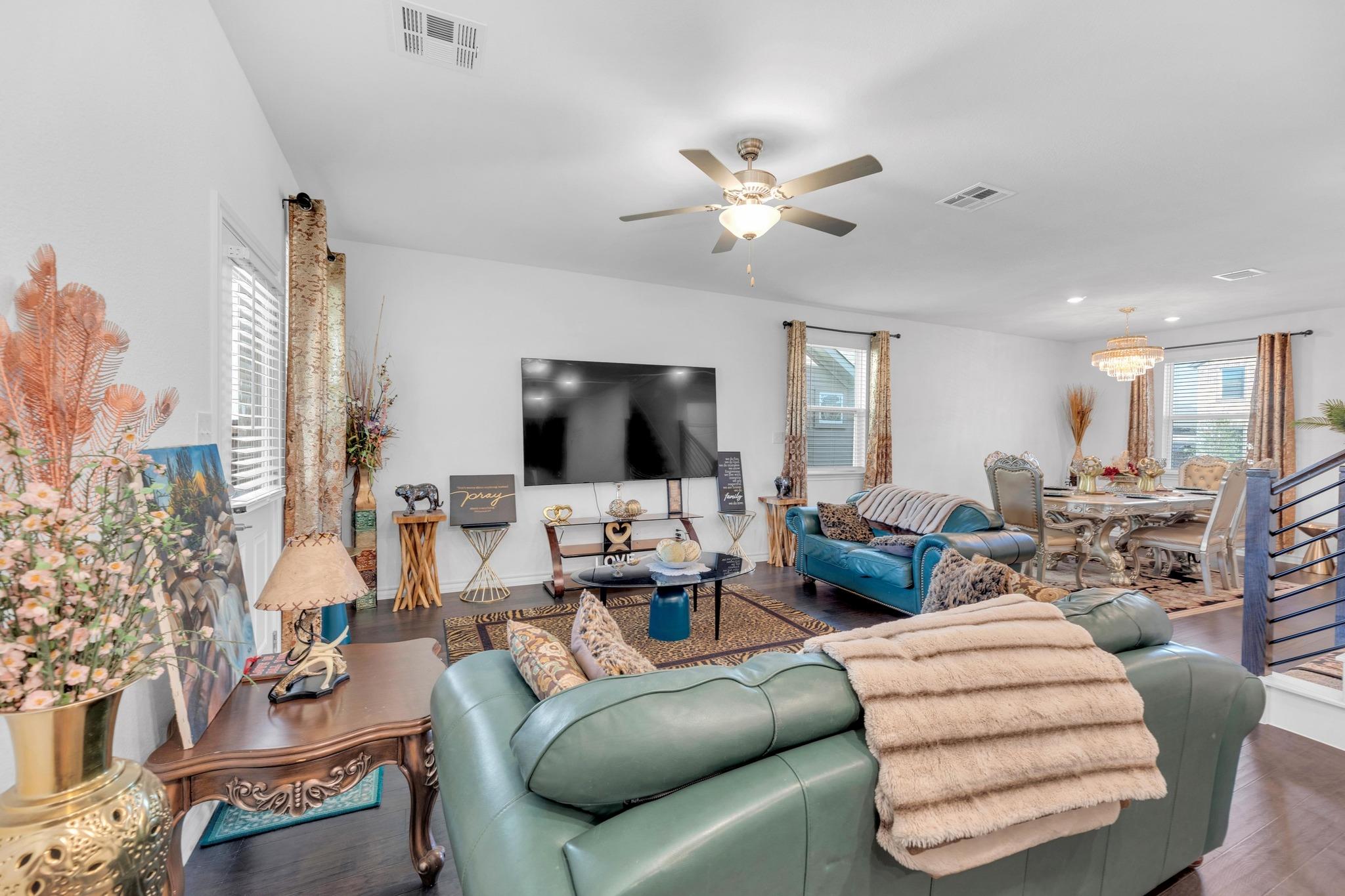 112 Gracie Way, Hutto, TX 78634