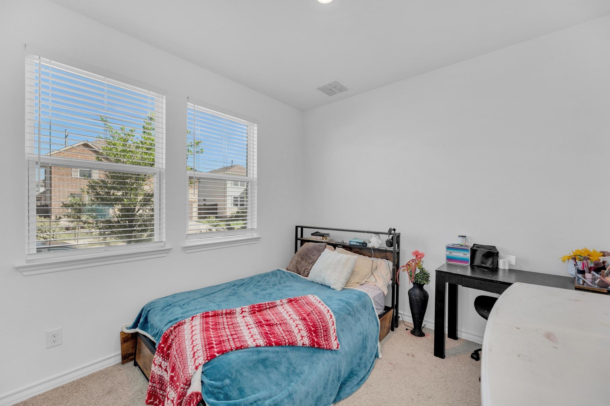 112 Gracie Way, Hutto, TX 78634