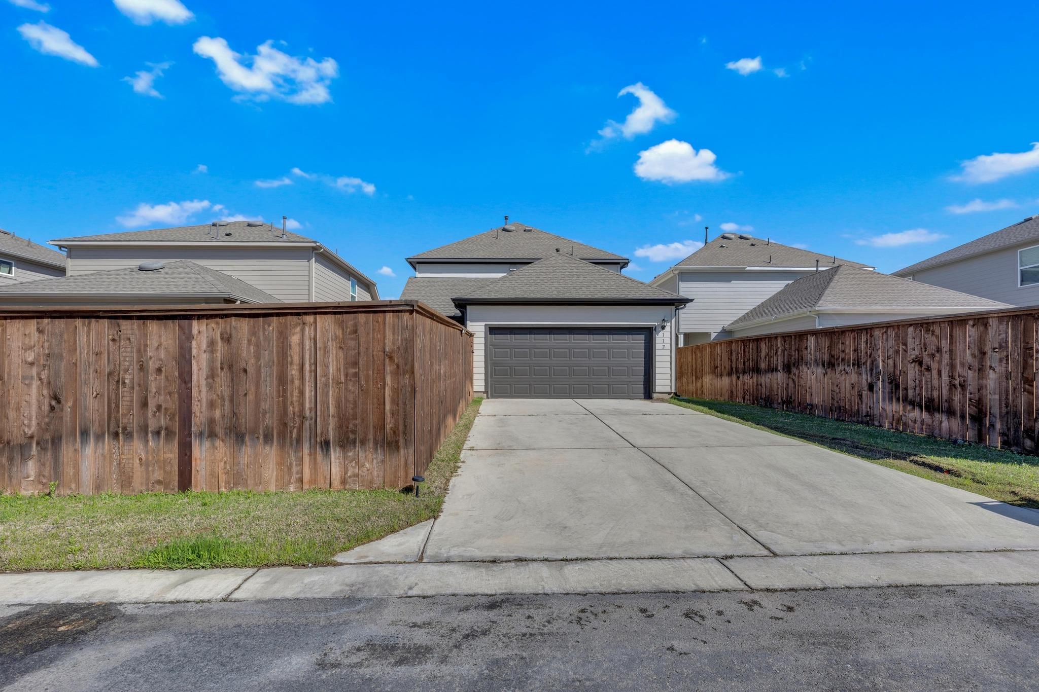 112 Gracie Way, Hutto, TX 78634