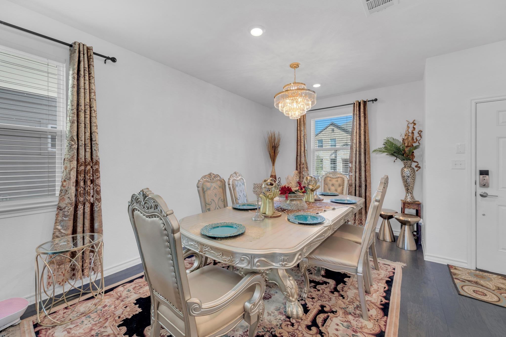 112 Gracie Way, Hutto, TX 78634