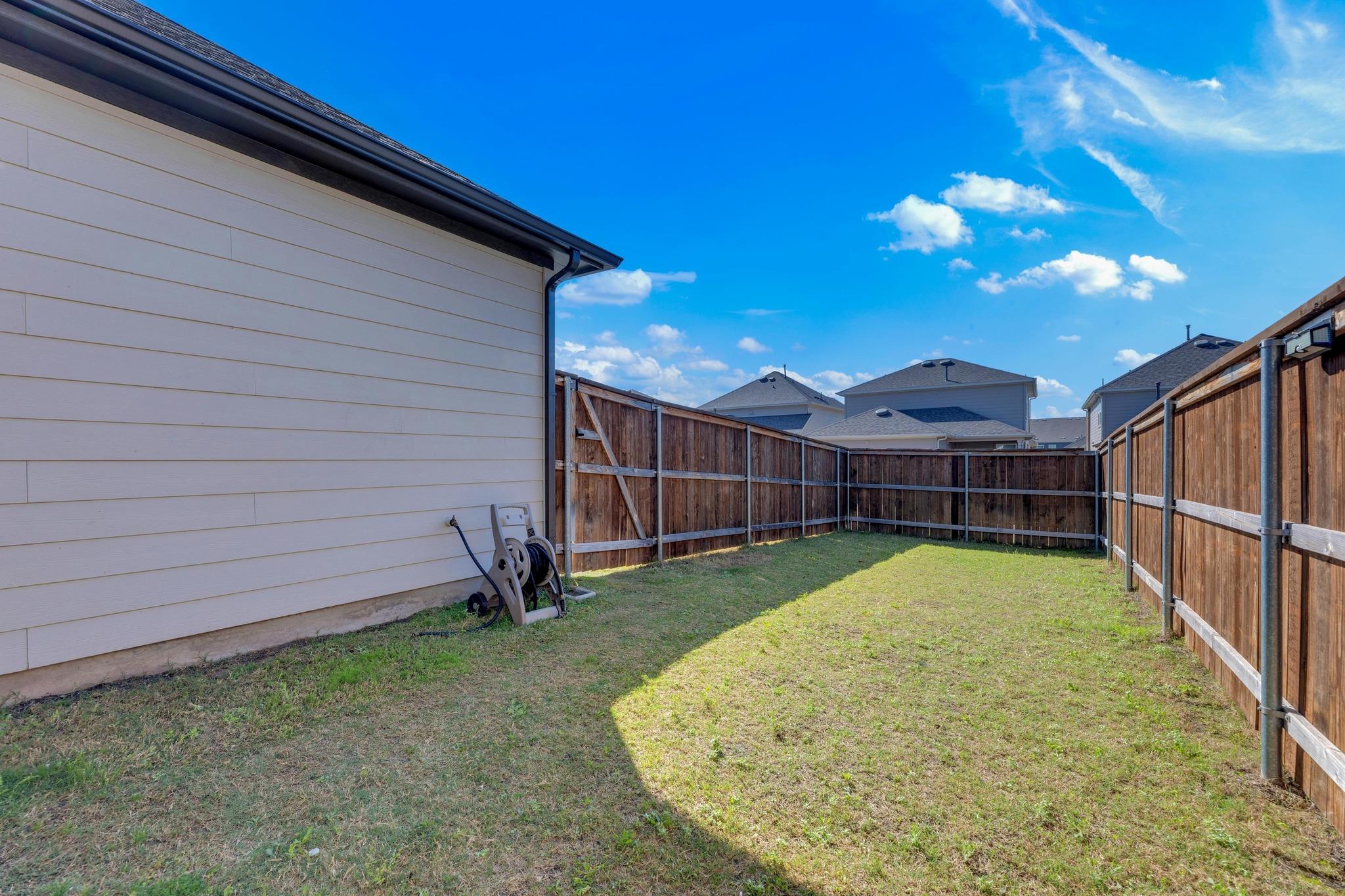 112 Gracie Way, Hutto, TX 78634