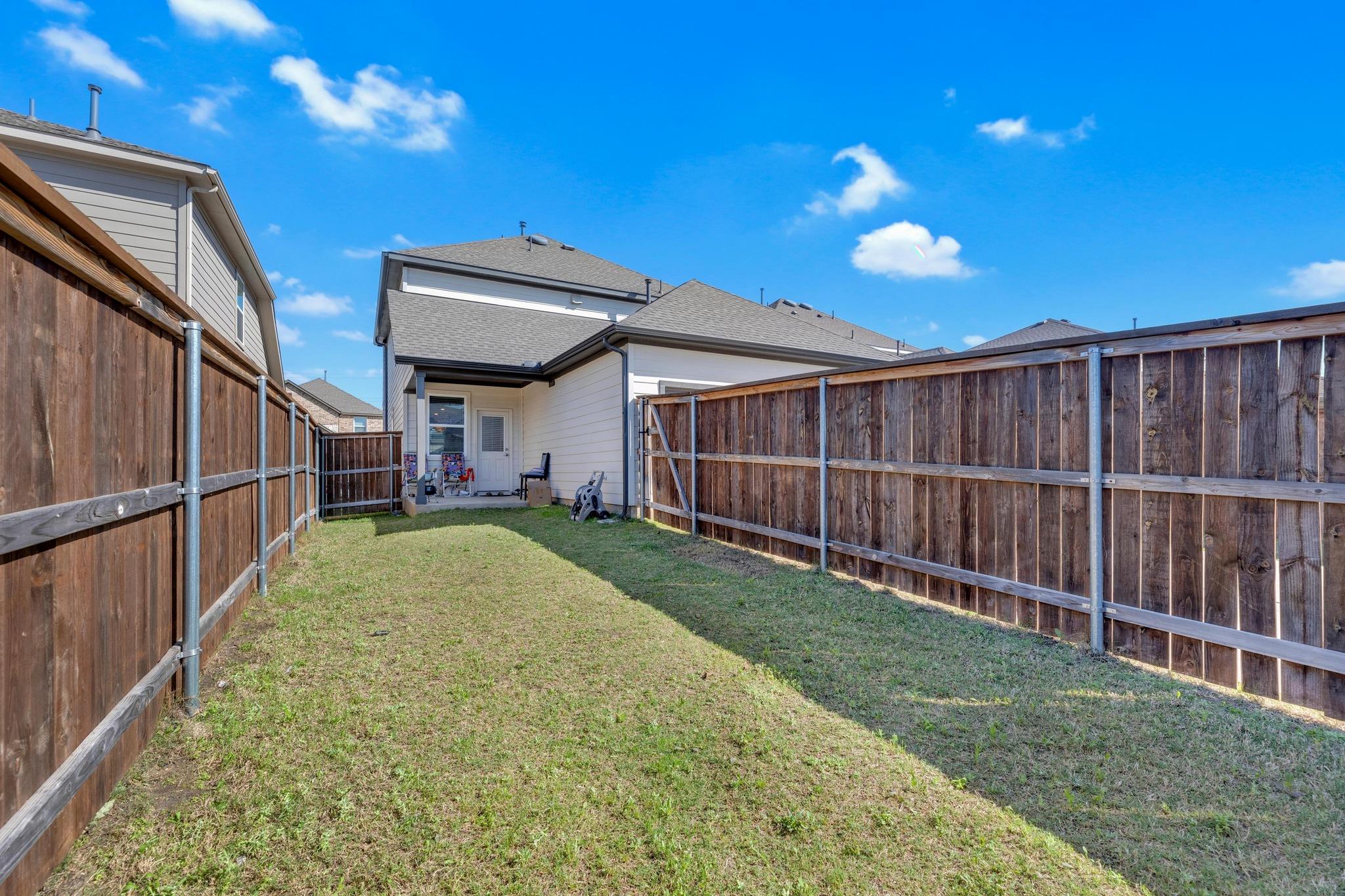 112 Gracie Way, Hutto, TX 78634