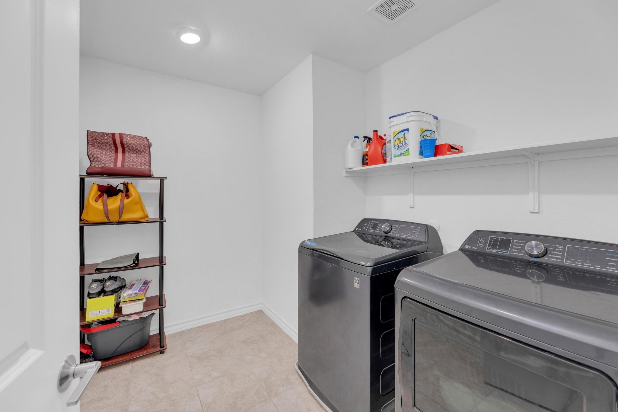 112 Gracie Way, Hutto, TX 78634