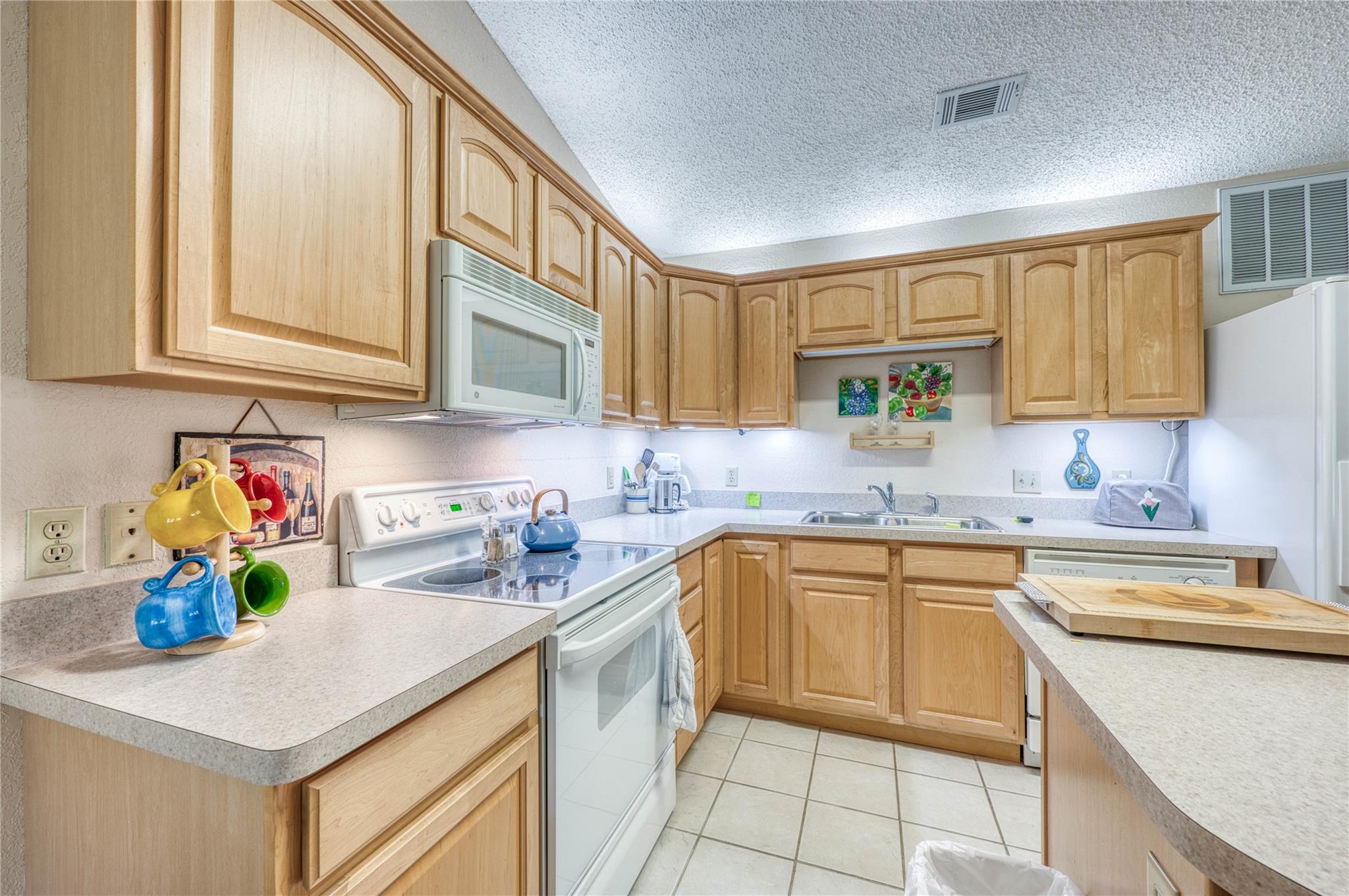 110 Big Spur S # 2, Horseshoe Bay, TX 78657