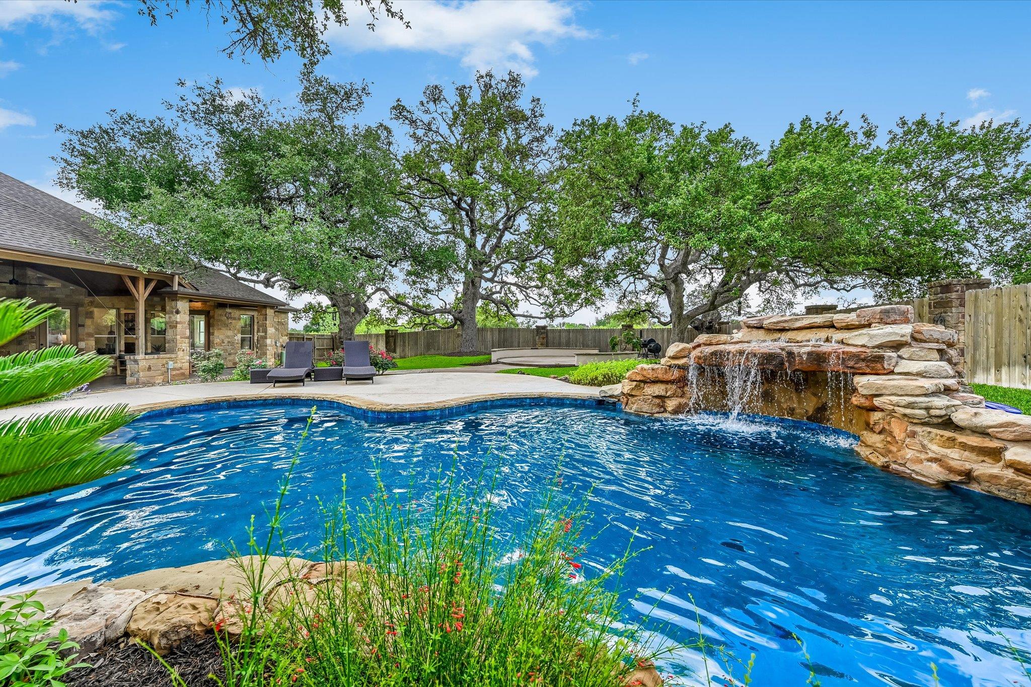 320 Ruby Ranch Rd, Buda, TX 78610