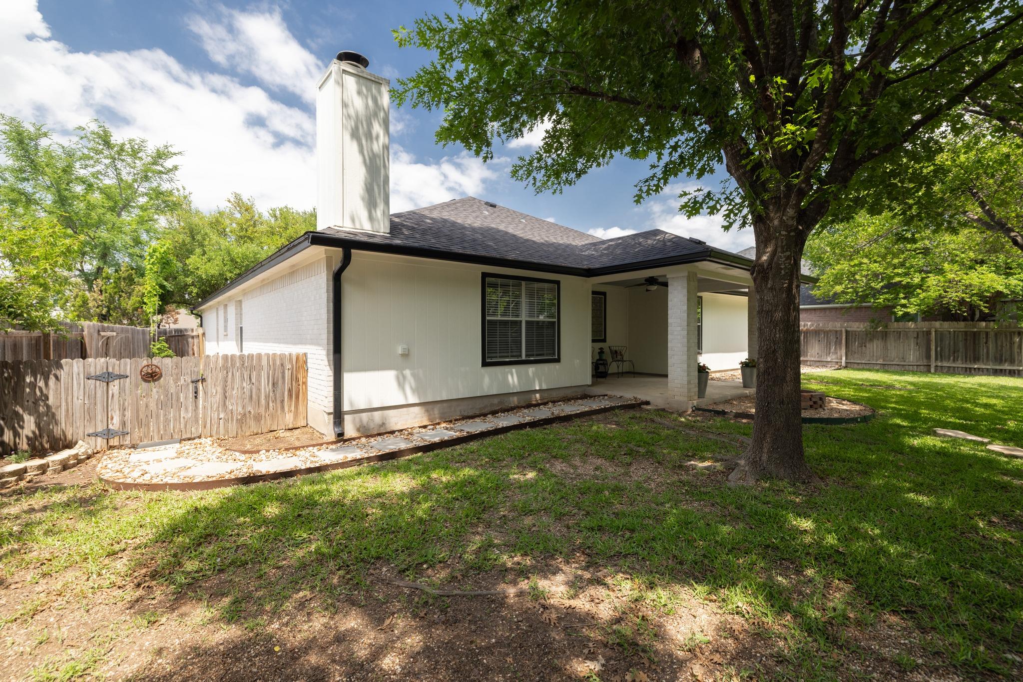 3025 Plantation Dr, Round Rock, TX 78681