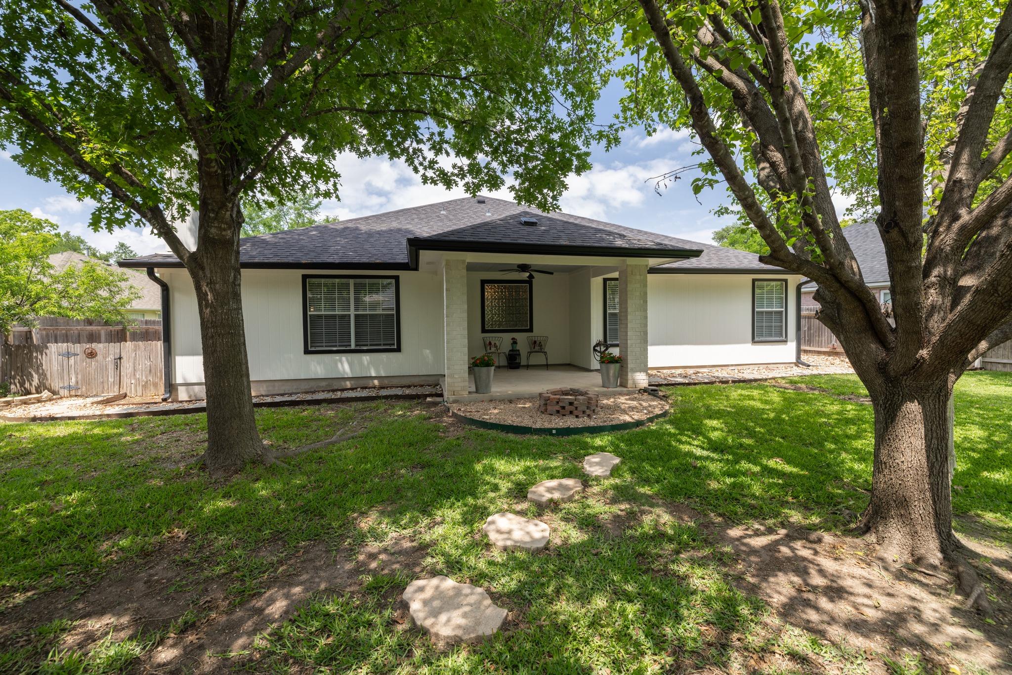 3025 Plantation Dr, Round Rock, TX 78681