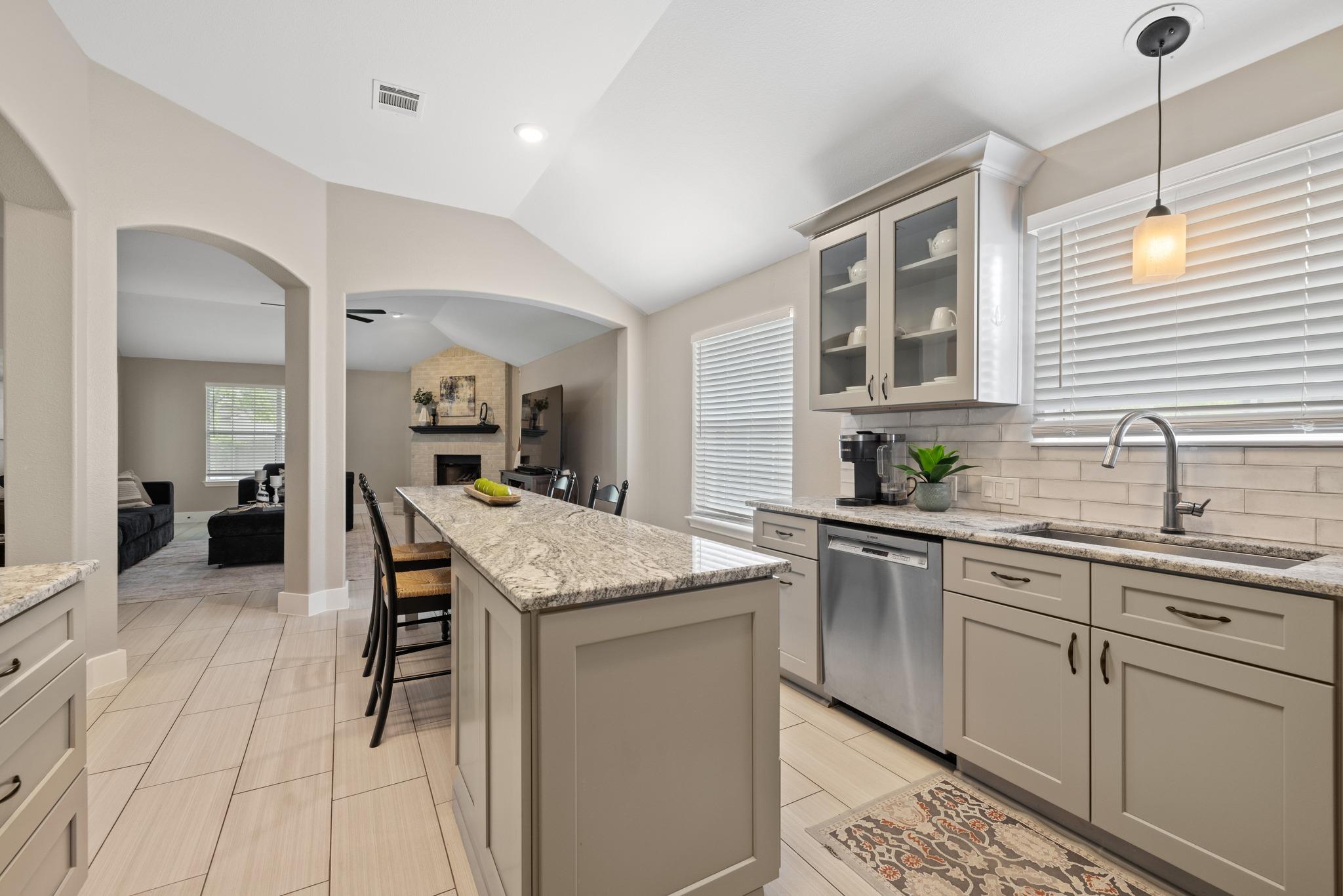 3025 Plantation Dr, Round Rock, TX 78681