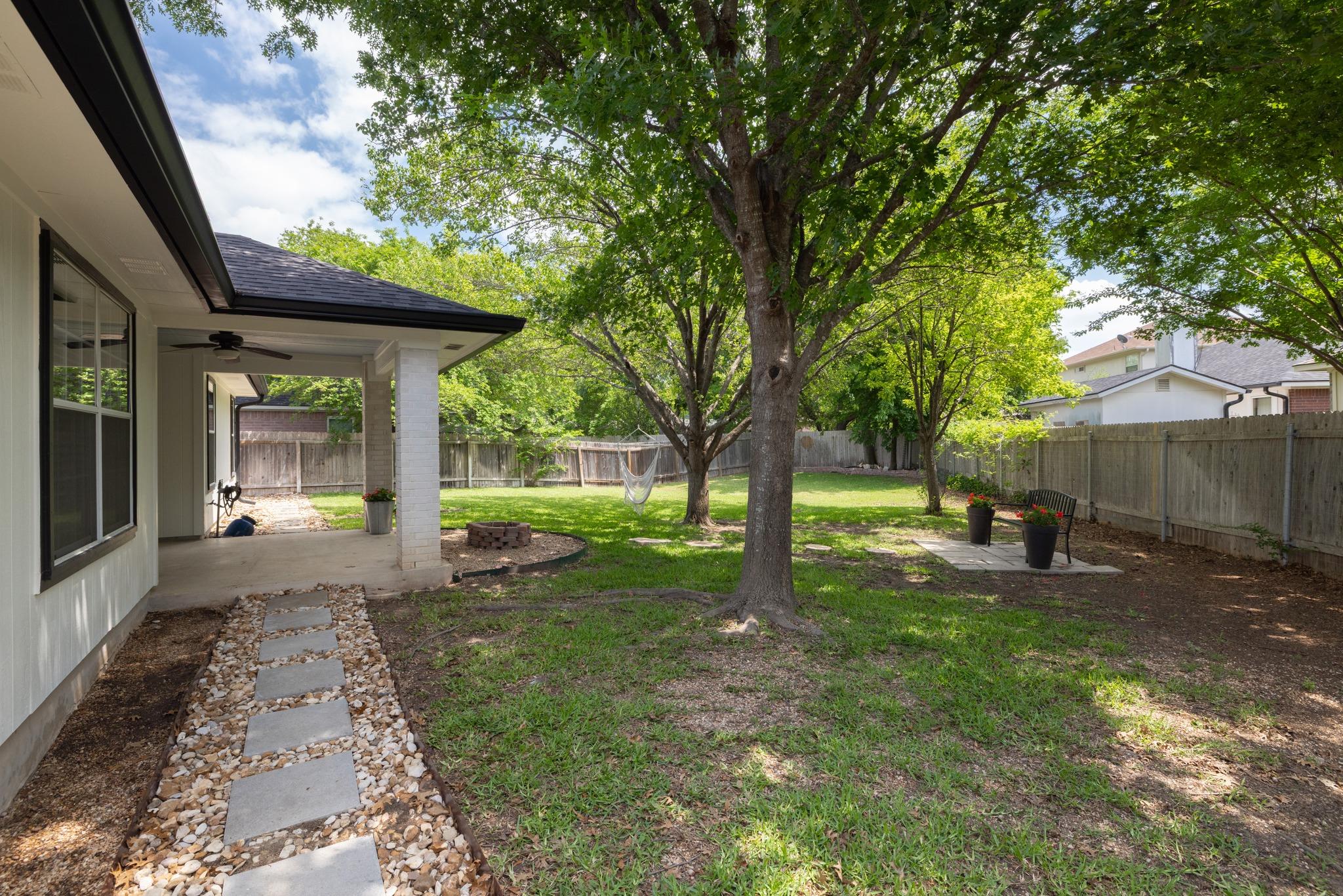 3025 Plantation Dr, Round Rock, TX 78681