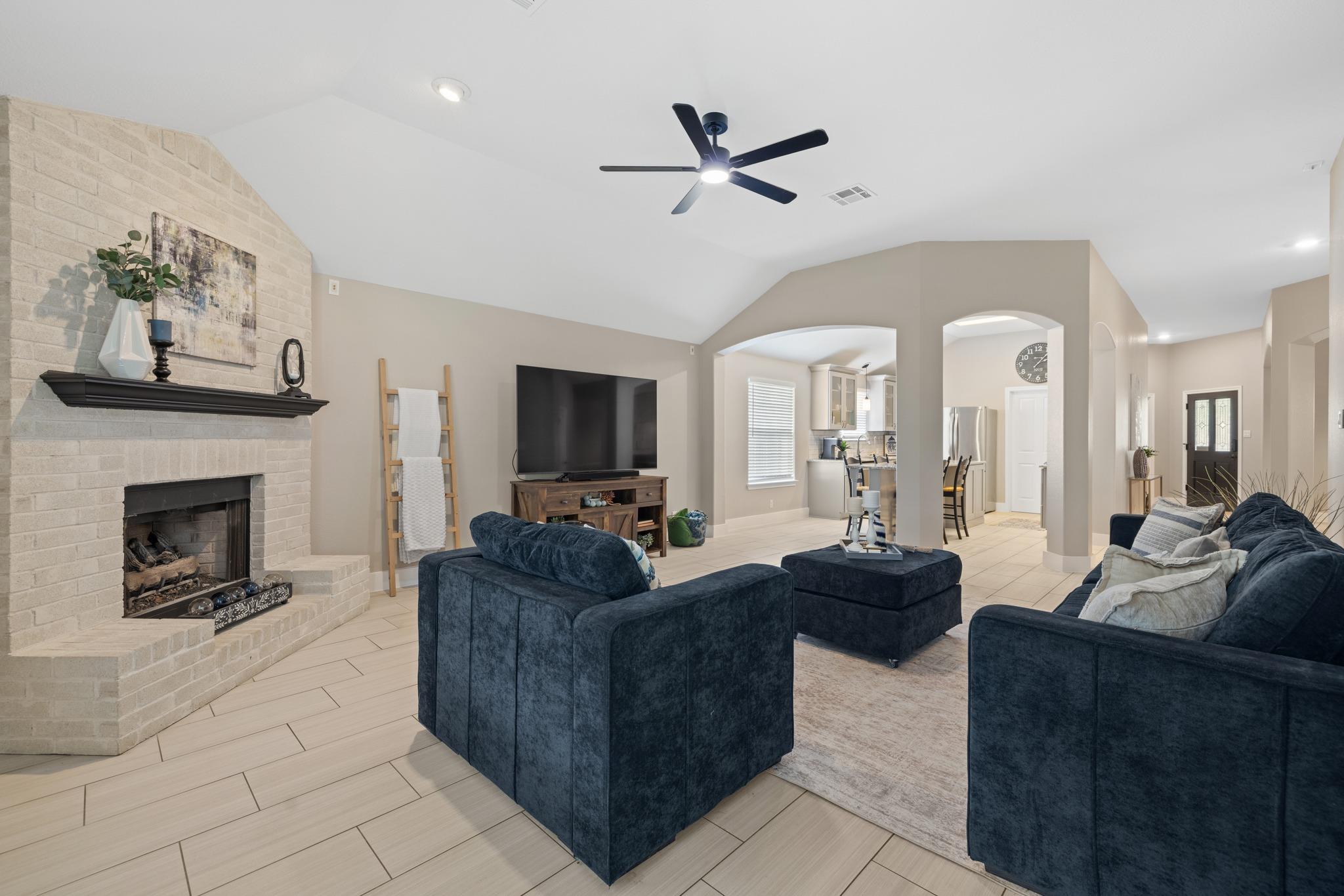 3025 Plantation Dr, Round Rock, TX 78681