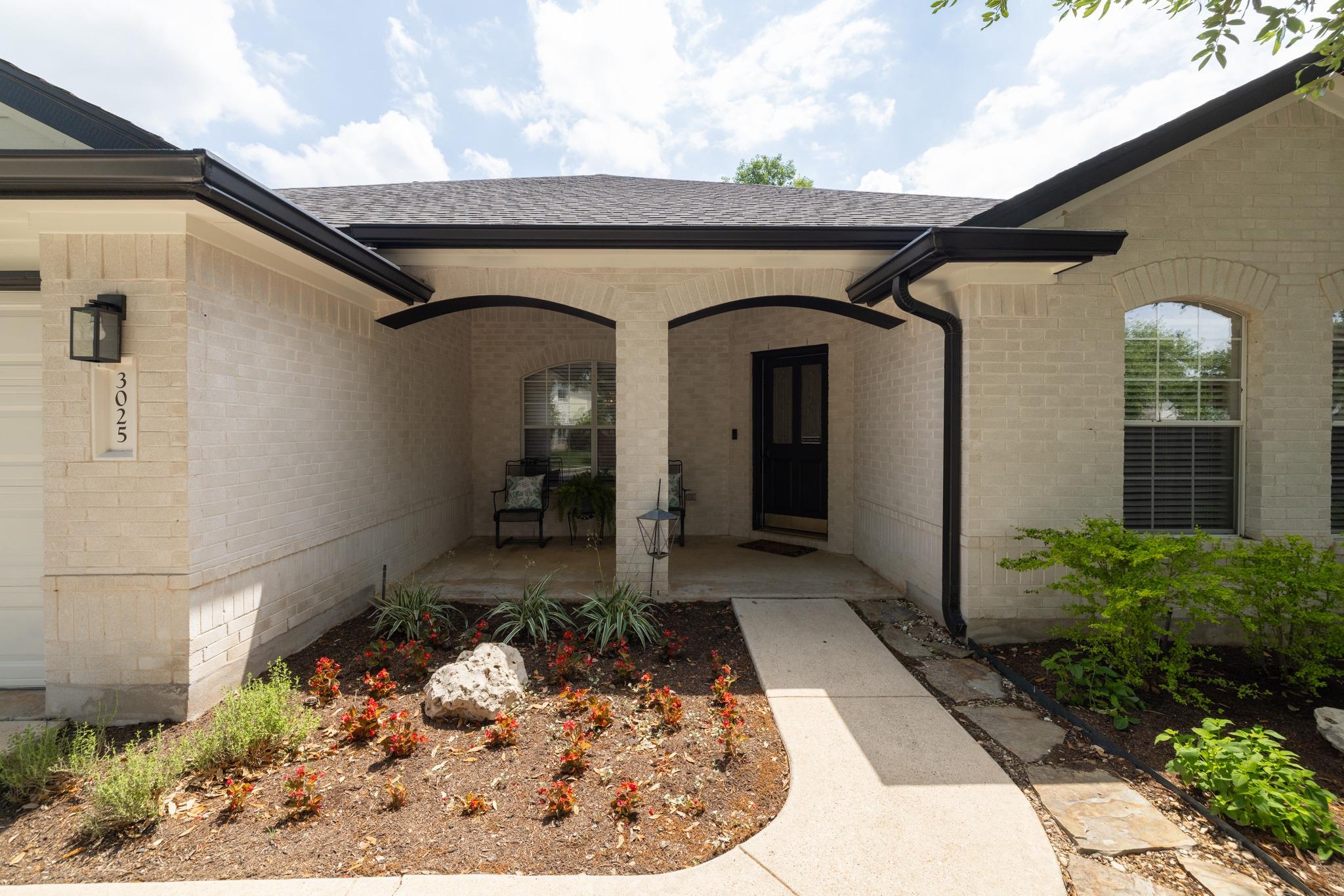 3025 Plantation Dr, Round Rock, TX 78681