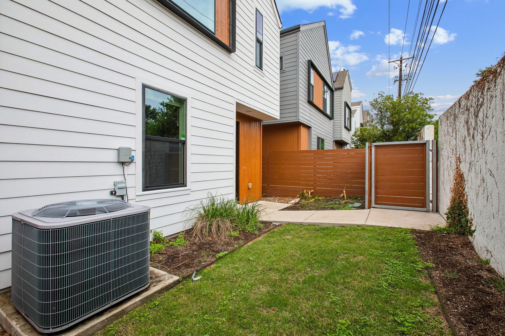 4020 Airport Blvd # 14, Austin, TX 78722