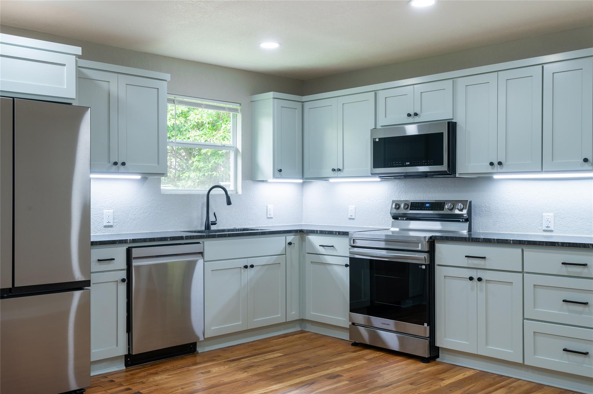 329 Flores St, Lockhart, TX 78644