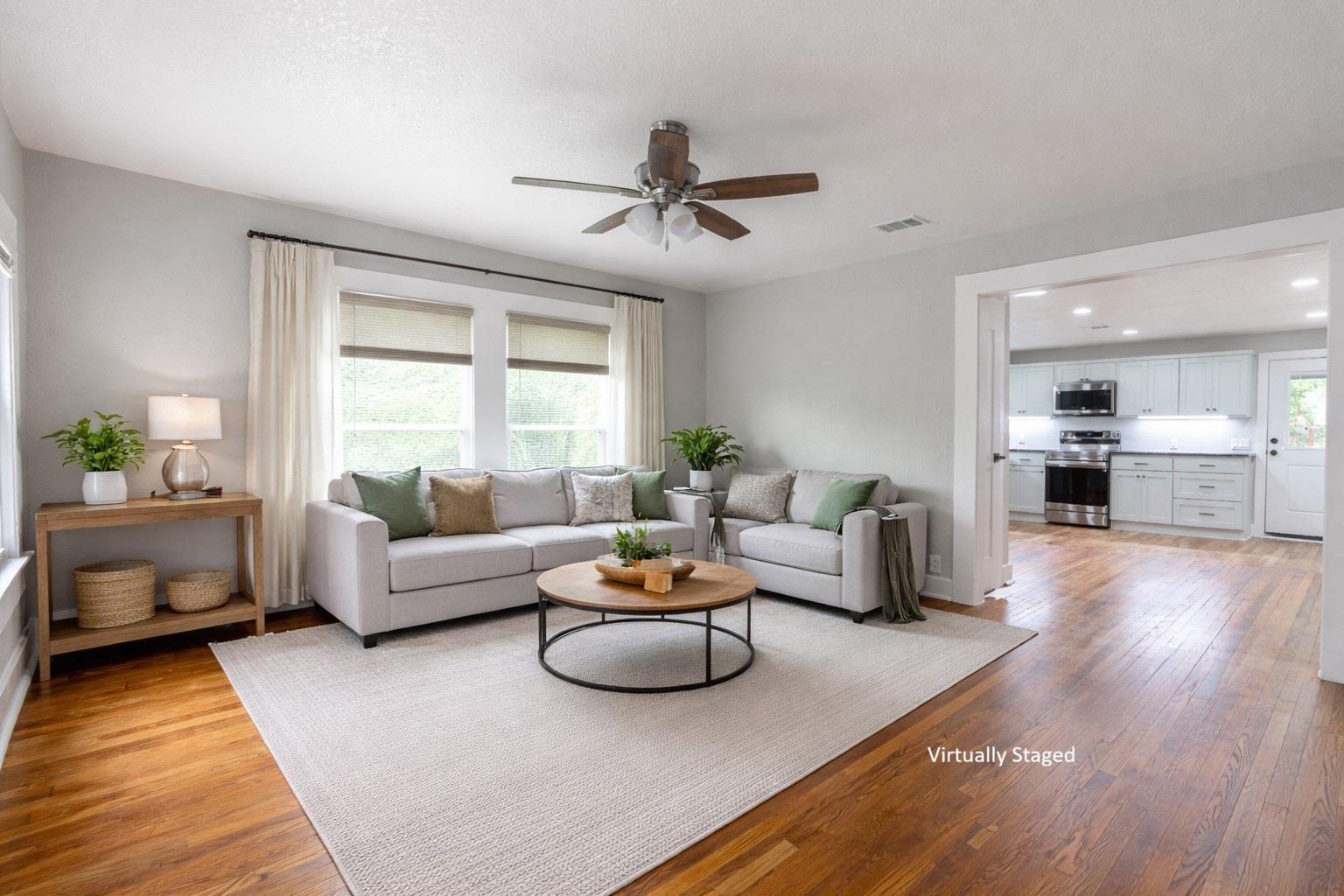 329 Flores St, Lockhart, TX 78644