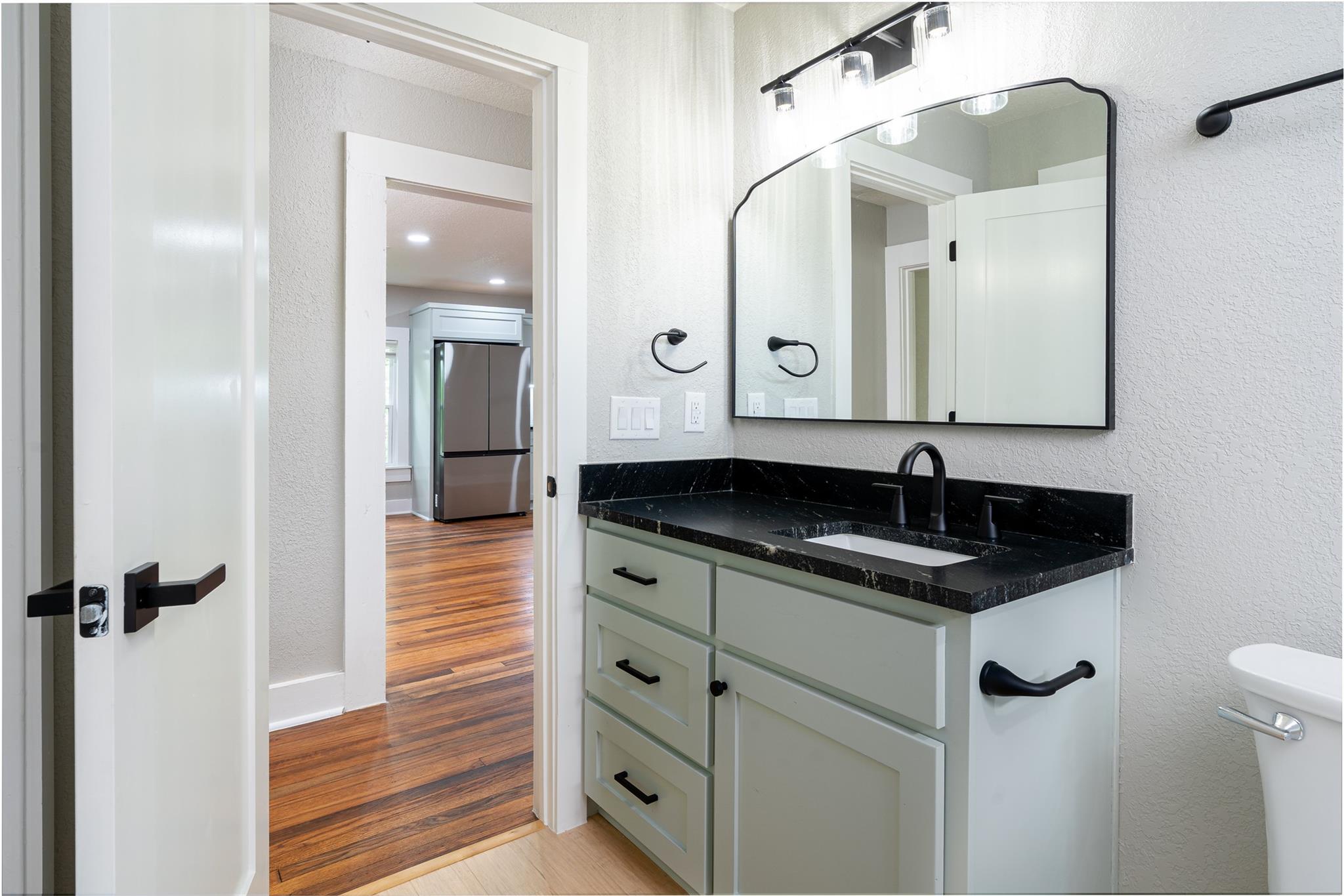 329 Flores St, Lockhart, TX 78644