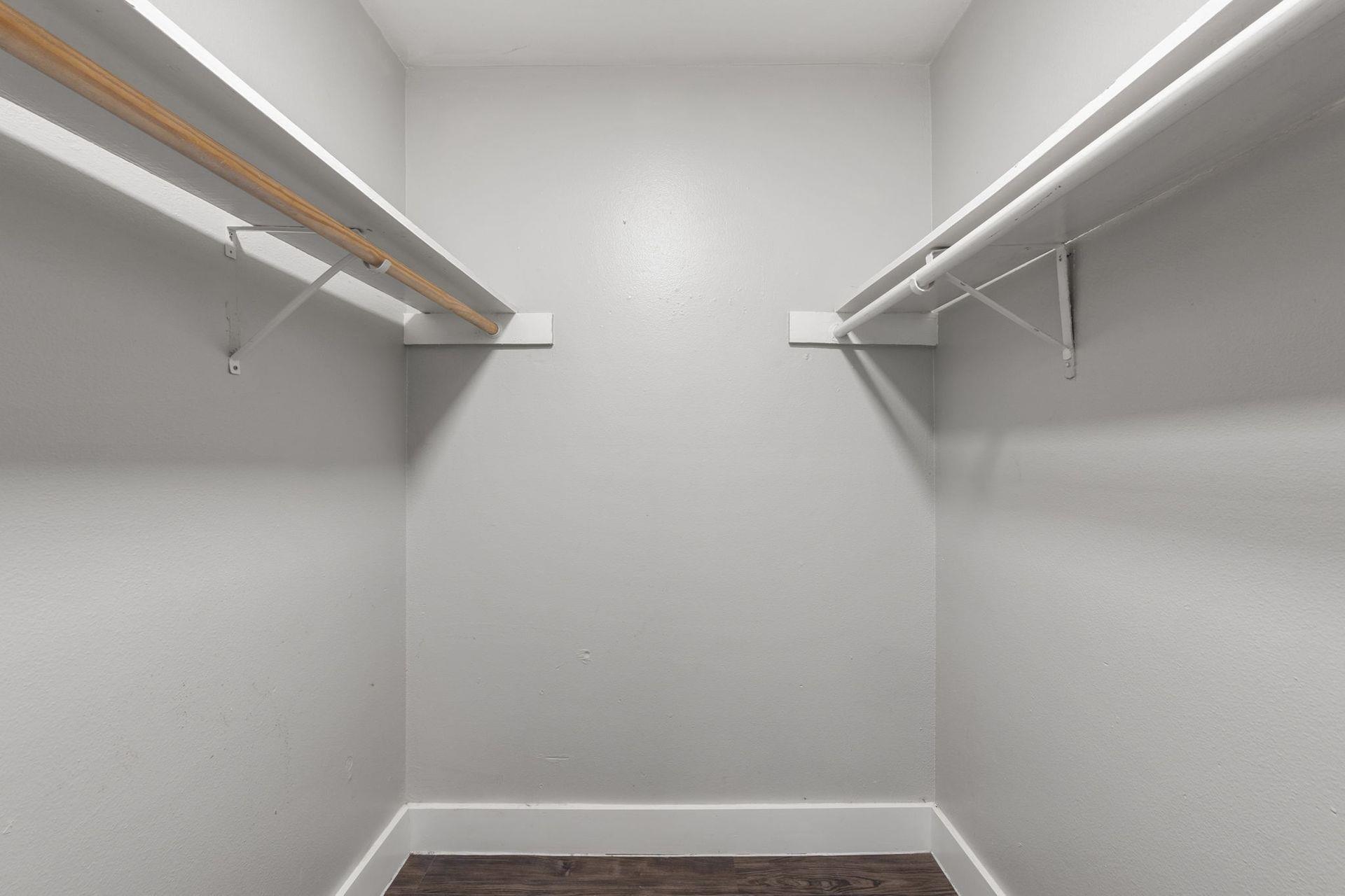 1220 W Anderson Ln # 115, Austin, TX 78757