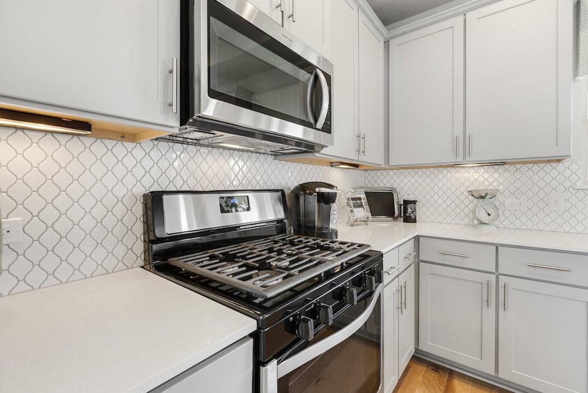 10021 Dawn Pearl Dr, Austin, TX 78748