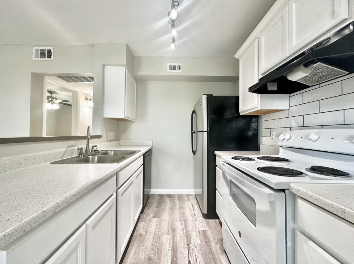 7304 Twin Crest Dr # 105, Austin, TX 78752