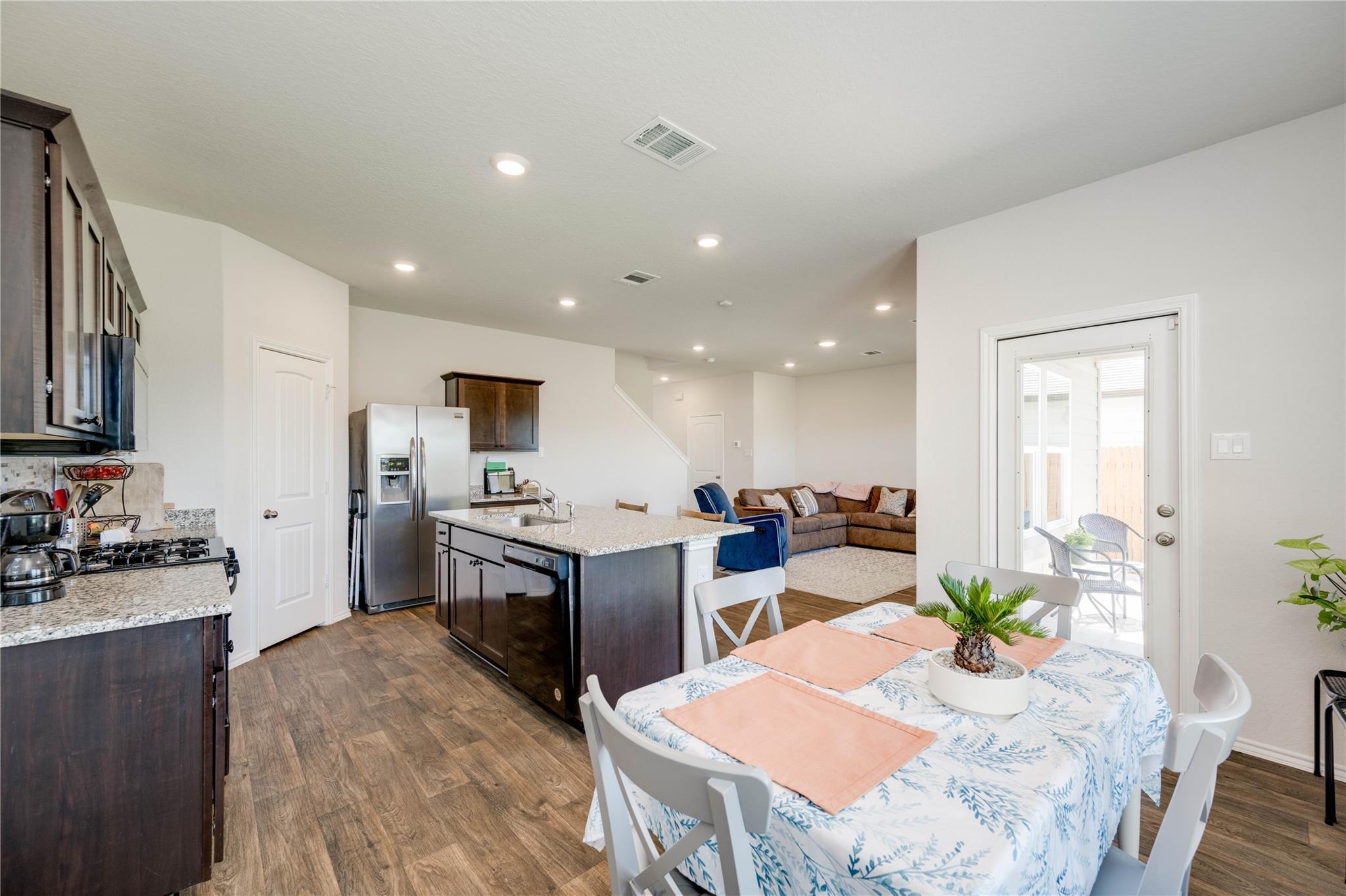 216 Skipping Stone Ln, San Marcos, TX 78666