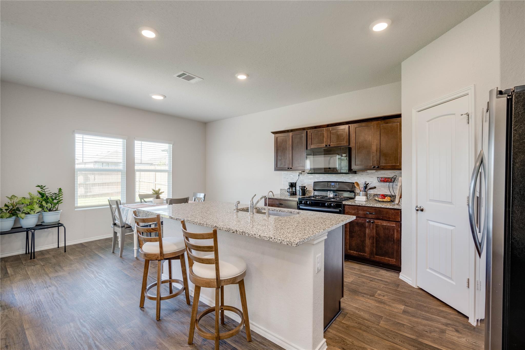 216 Skipping Stone Ln, San Marcos, TX 78666