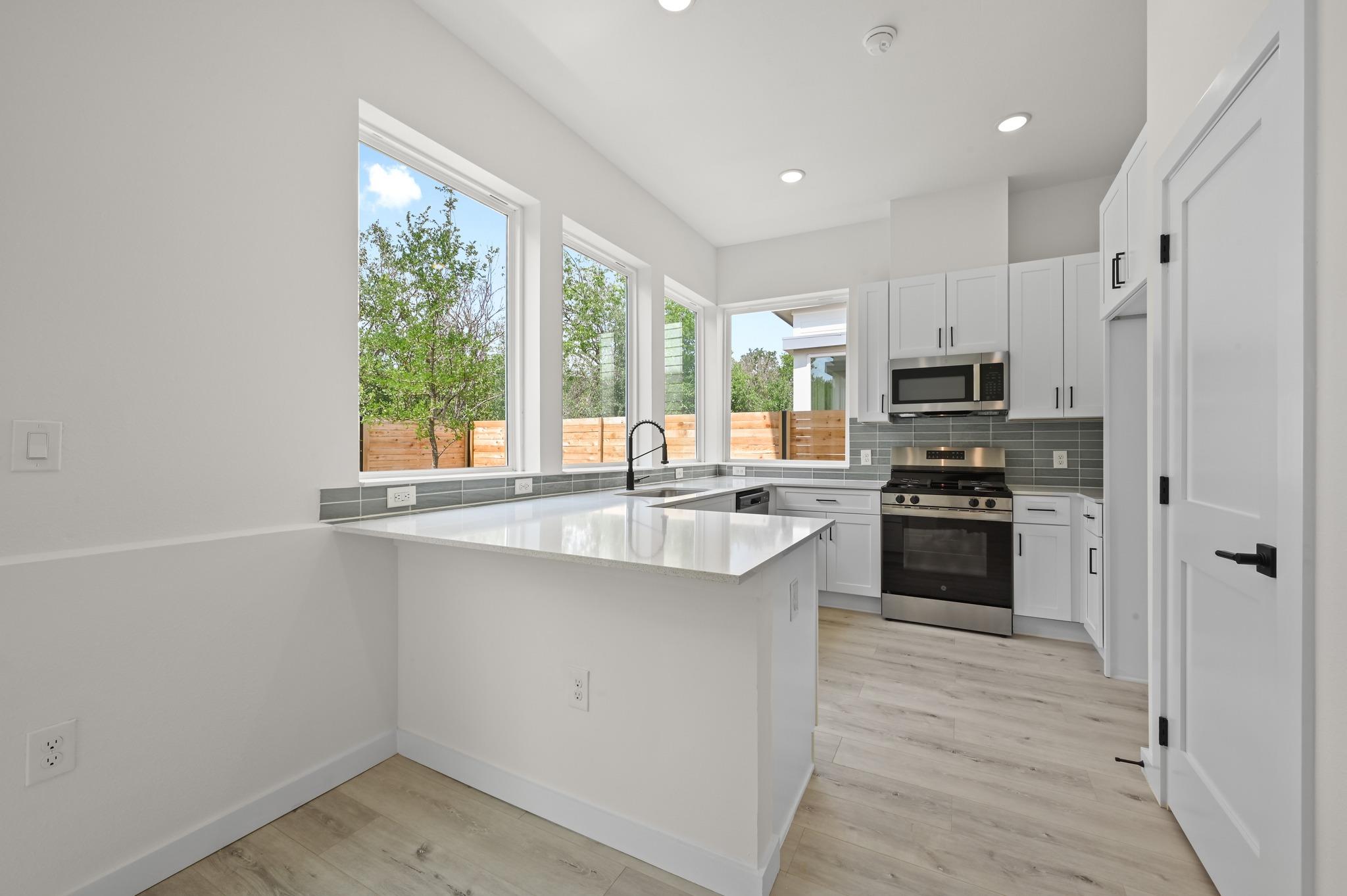 2000 Riverside Farms Rd # 18101, Austin, TX 78741